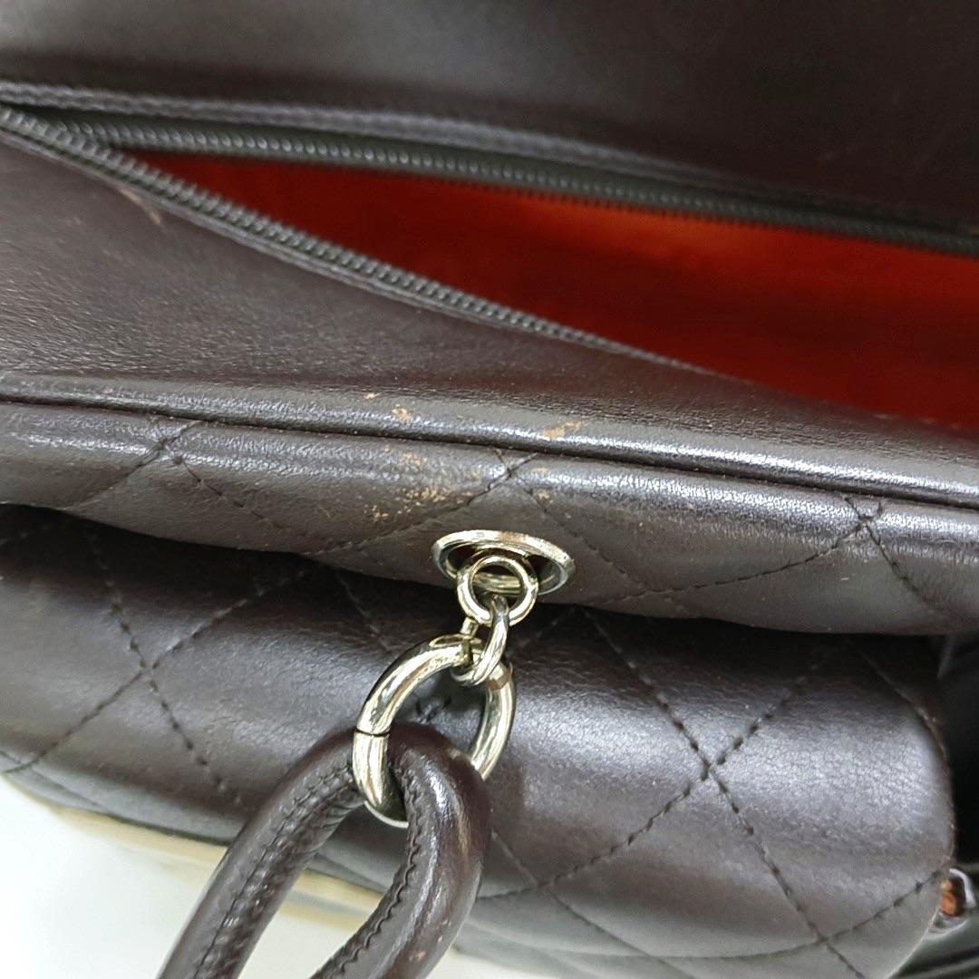 Chanel Cambon Large Sac à main en cuir de veau marron foncé à double bandoulière en vente 10
