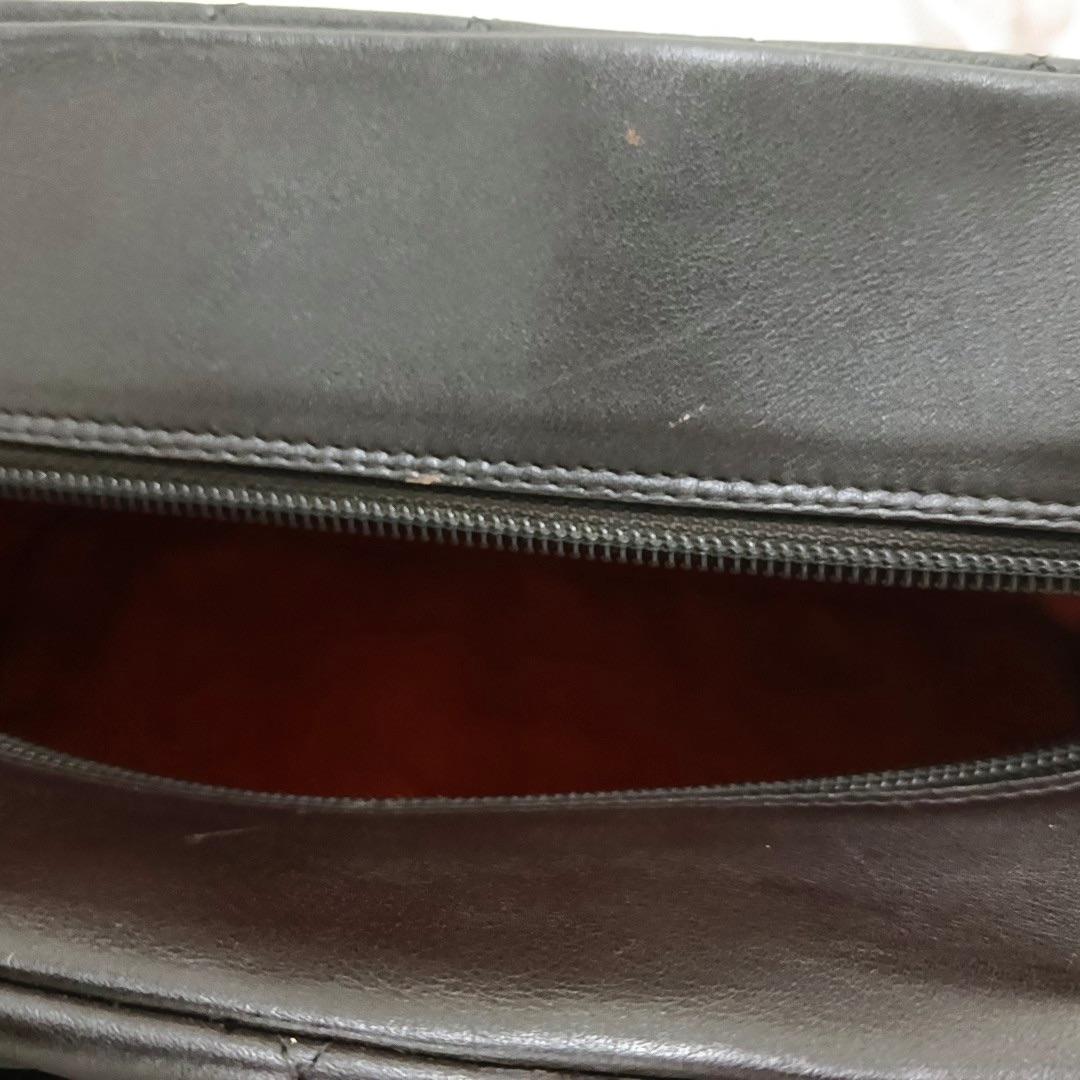 Chanel Cambon Large Sac à main en cuir de veau marron foncé à double bandoulière en vente 14