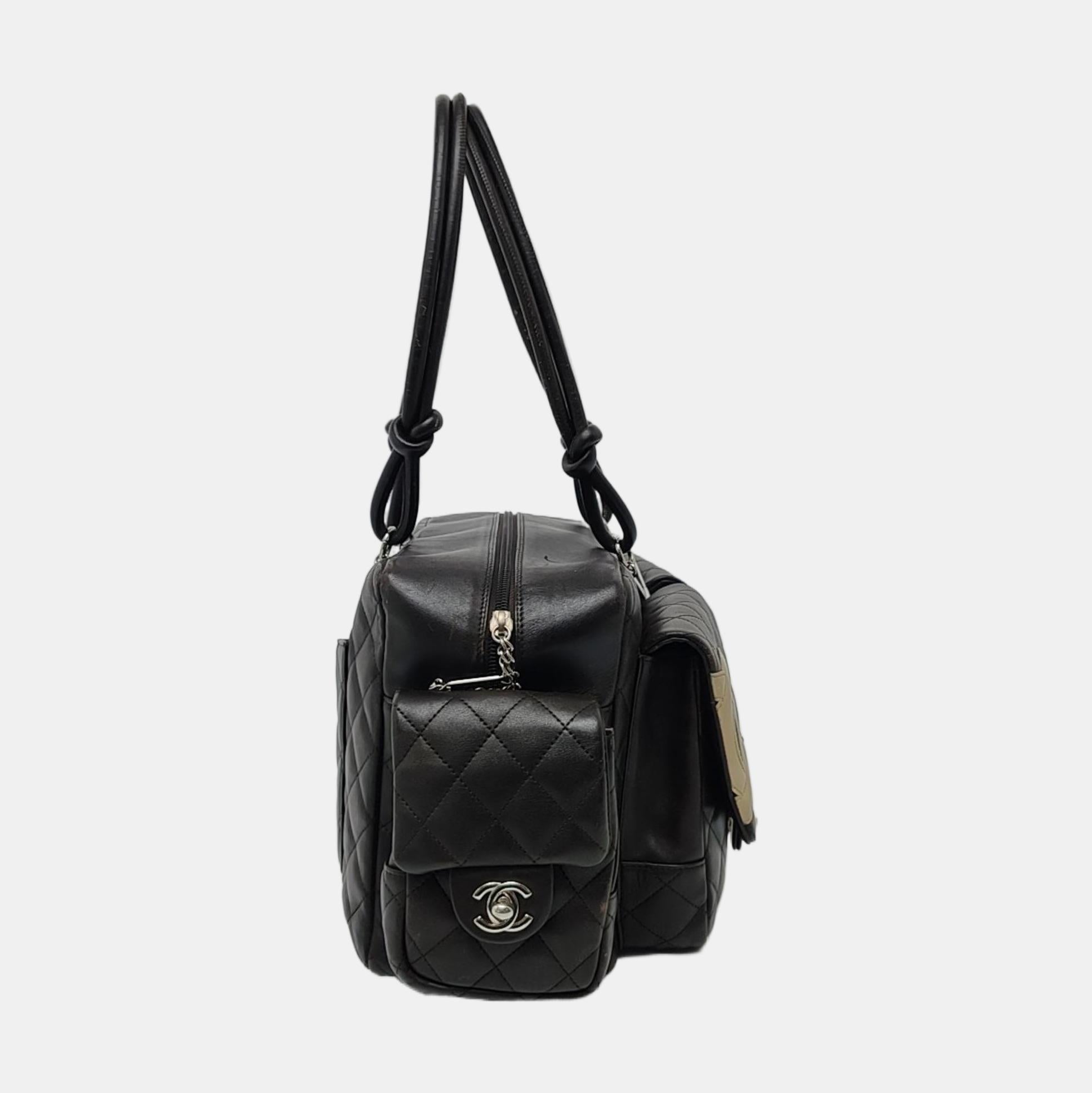 Chanel Cambon Large Sac à main en cuir de veau marron foncé à double bandoulière Bon état - En vente à AUBERVILLIERS, FR