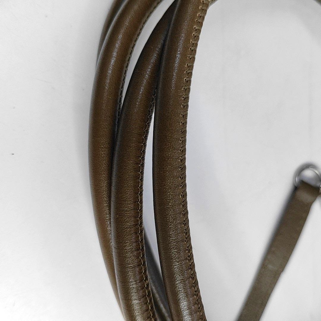 Chanel Cambon Tote grande in pelle di vitello verde oliva con logo in pelle di serpente in vendita 10