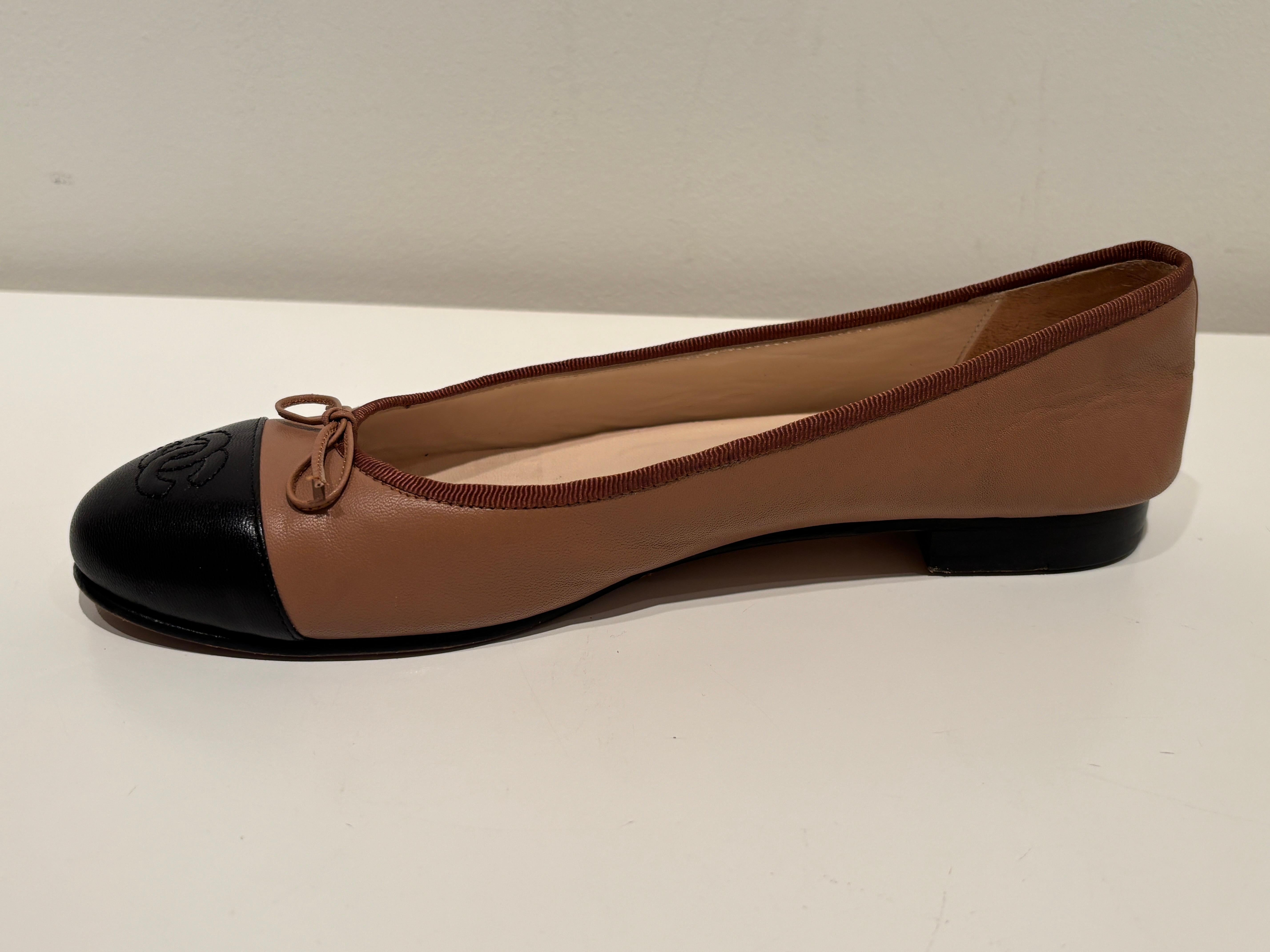 Ballerines Chanel Cambon en cuir  Brown et Black Taille EU 41 en vente 6