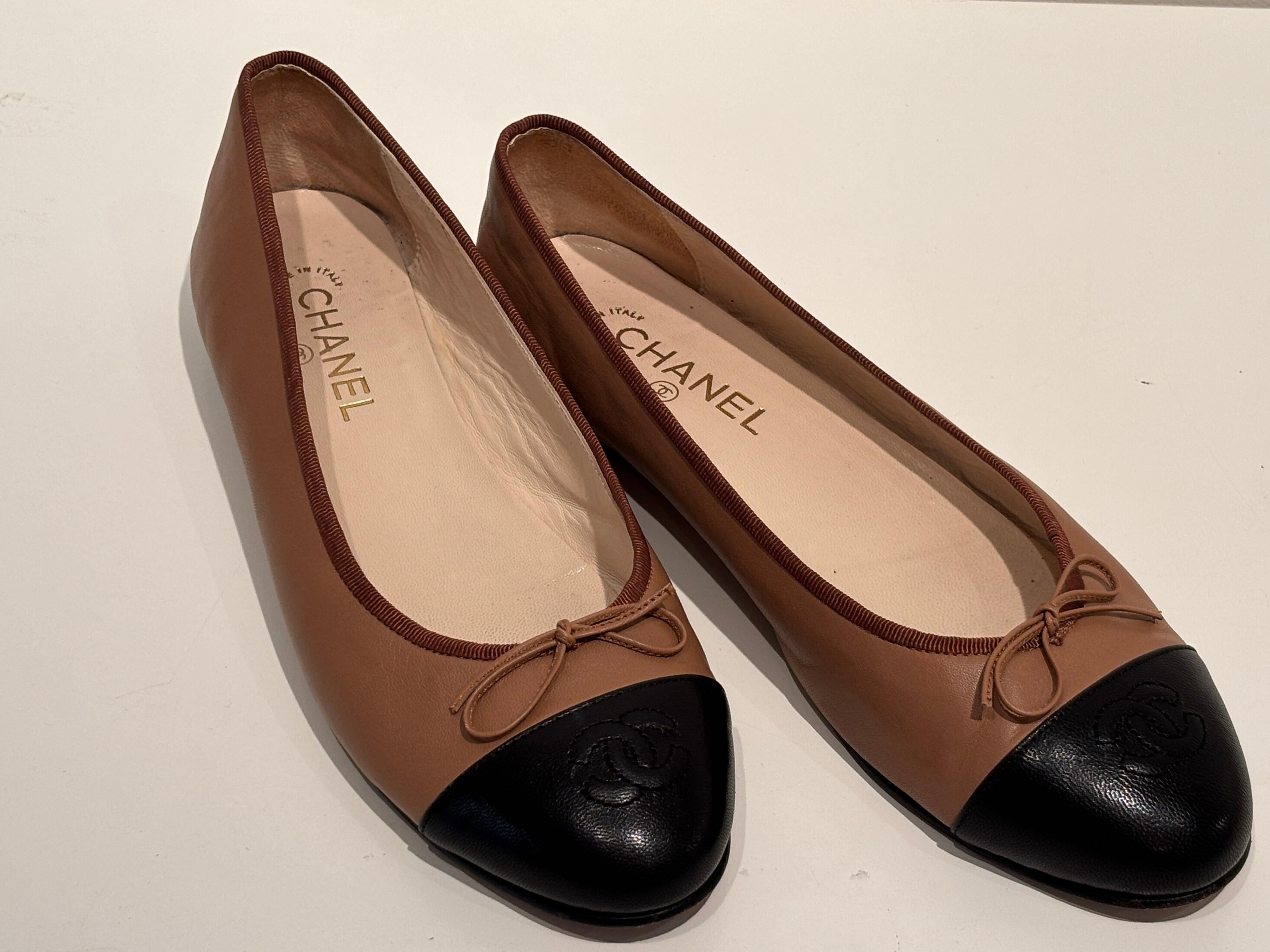 Ballerines Chanel Cambon en cuir  Brown et Black Taille EU 41 Bon état - En vente à North Hollywood, CA