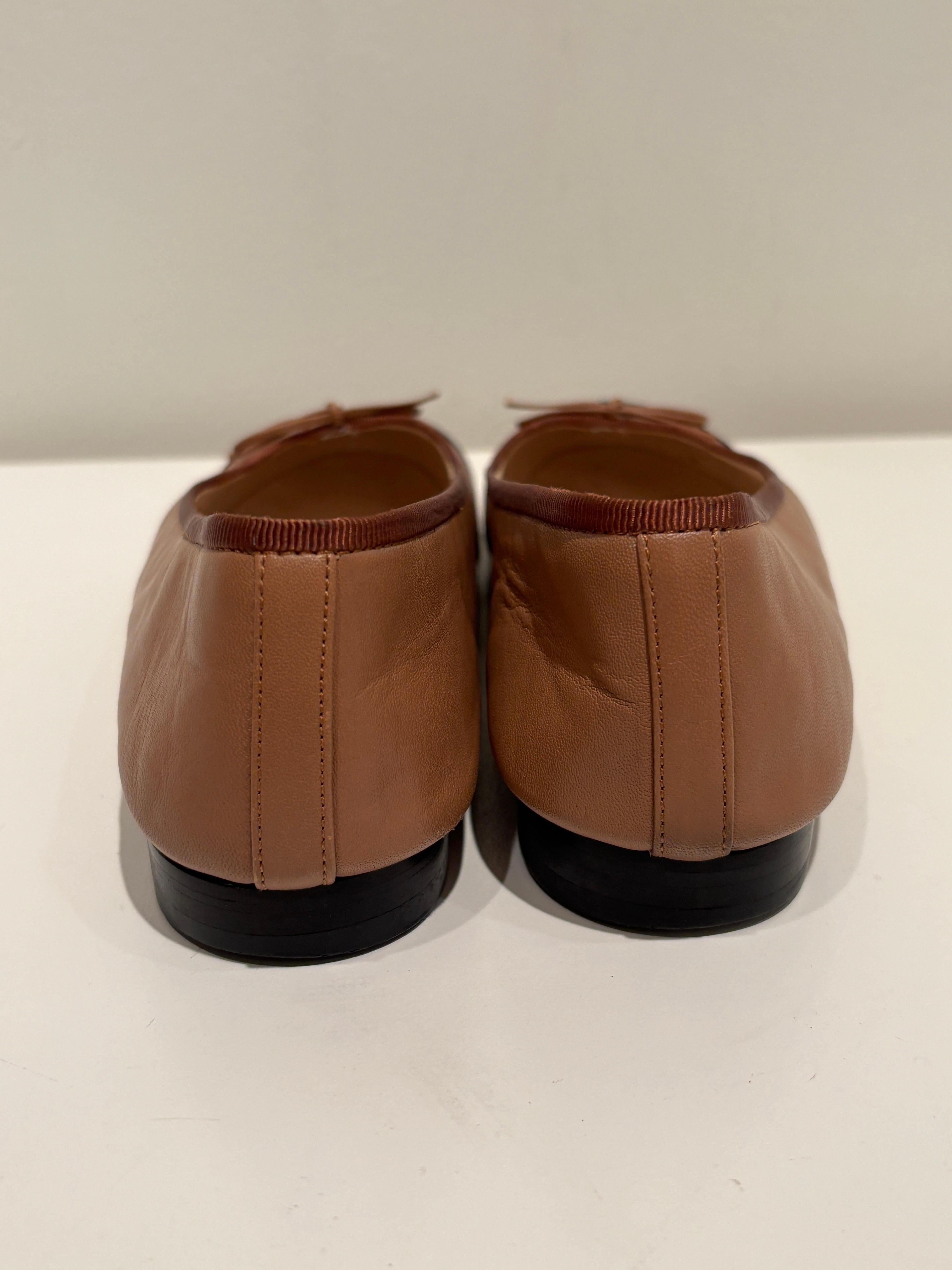 Ballerines Chanel Cambon en cuir  Brown et Black Taille EU 41 en vente 3