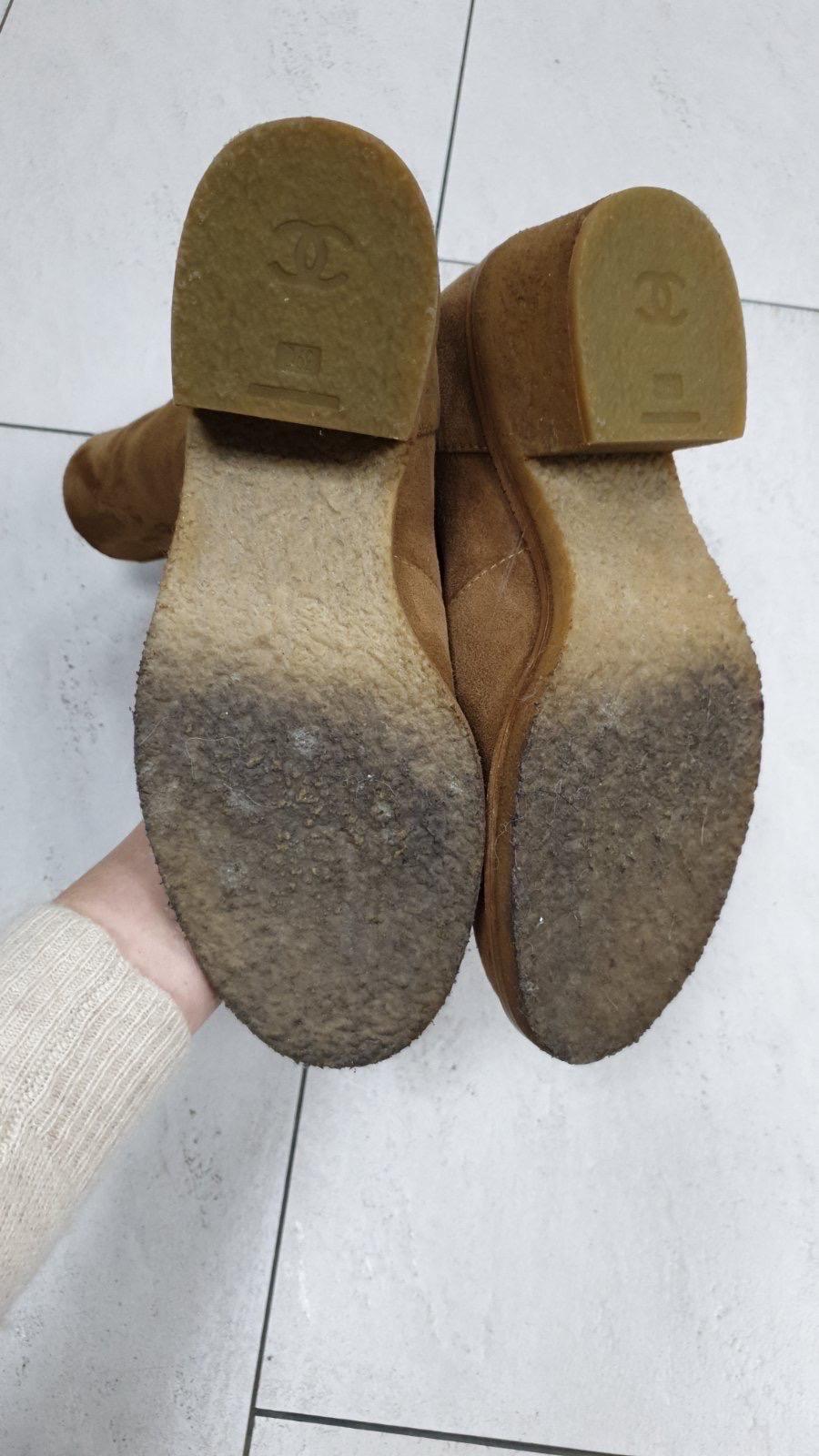 Chanel Camel Suede Fur Boots In Good Condition For Sale In Krakow, PL