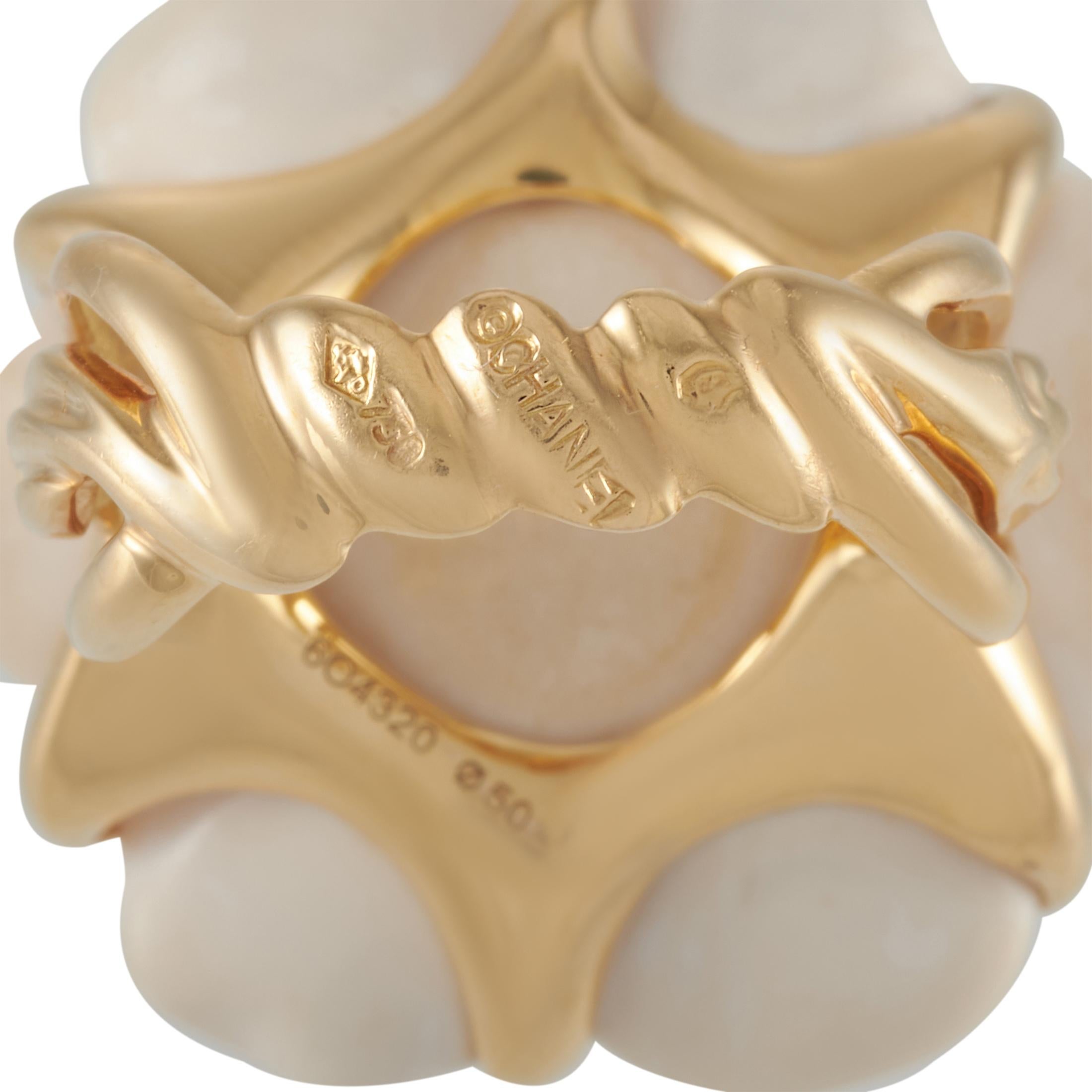 Women's Chanel Camélia 18 Karat Yellow Gold and Ceramic Ring