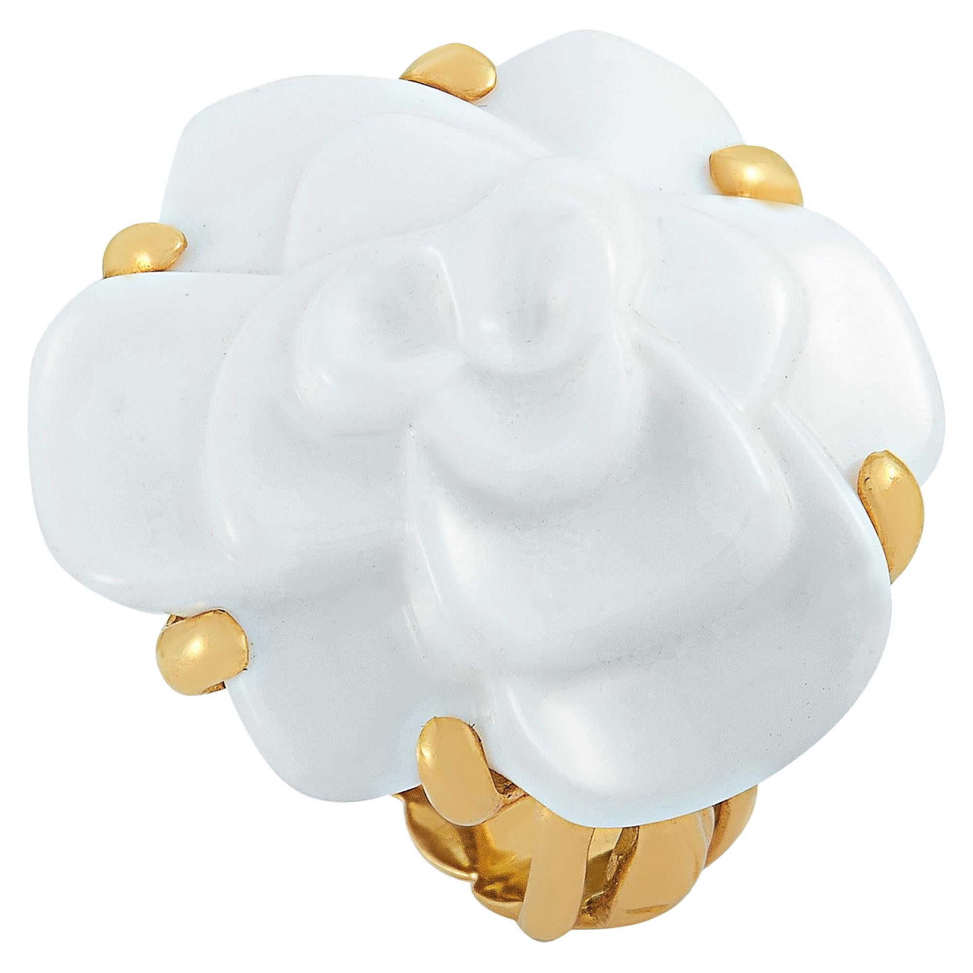 Chanel Camélia 18 Karat Yellow Gold and White Agate Ring