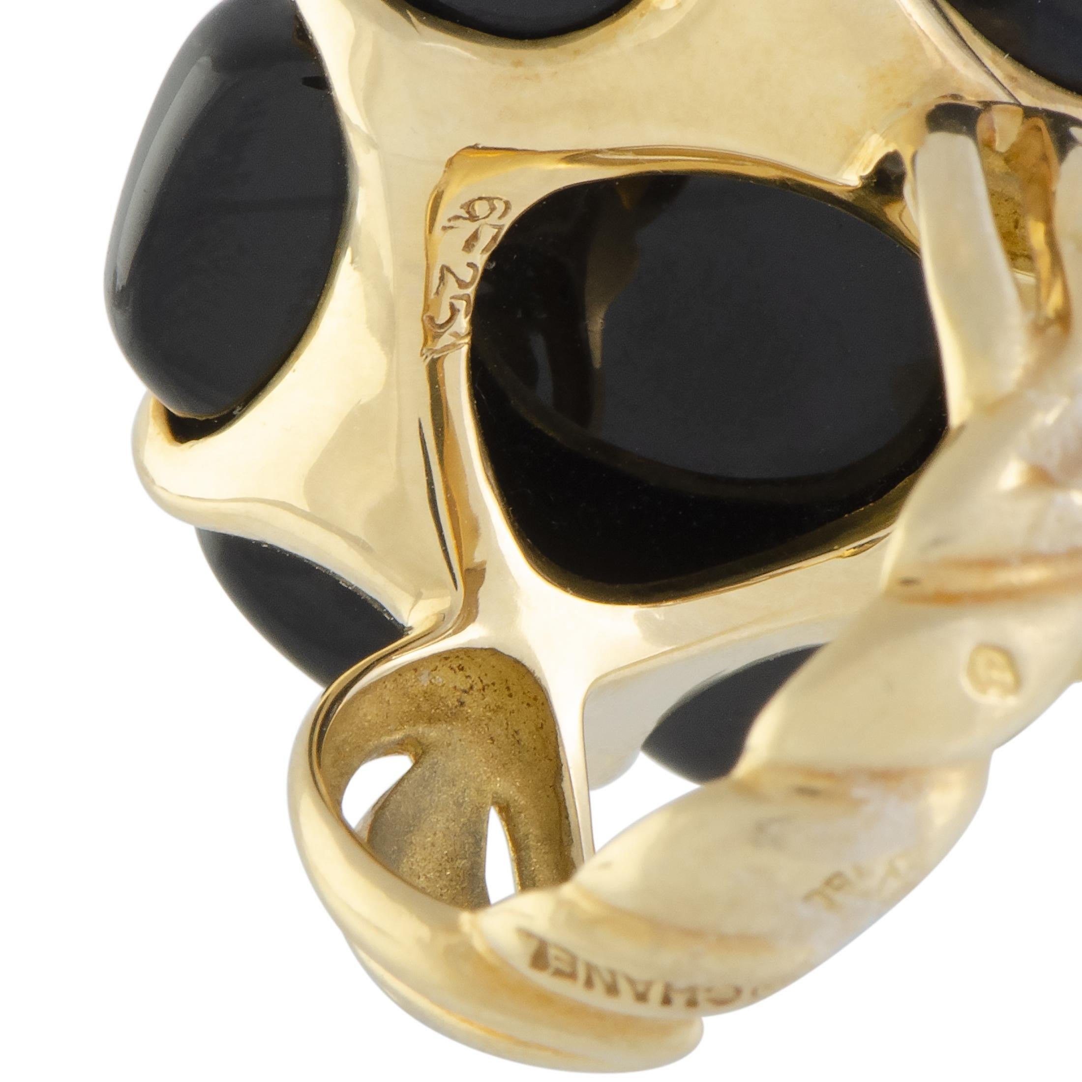 Women's Chanel Camélia 18 Karat Yellow Gold Onyx Large Flower Ring
