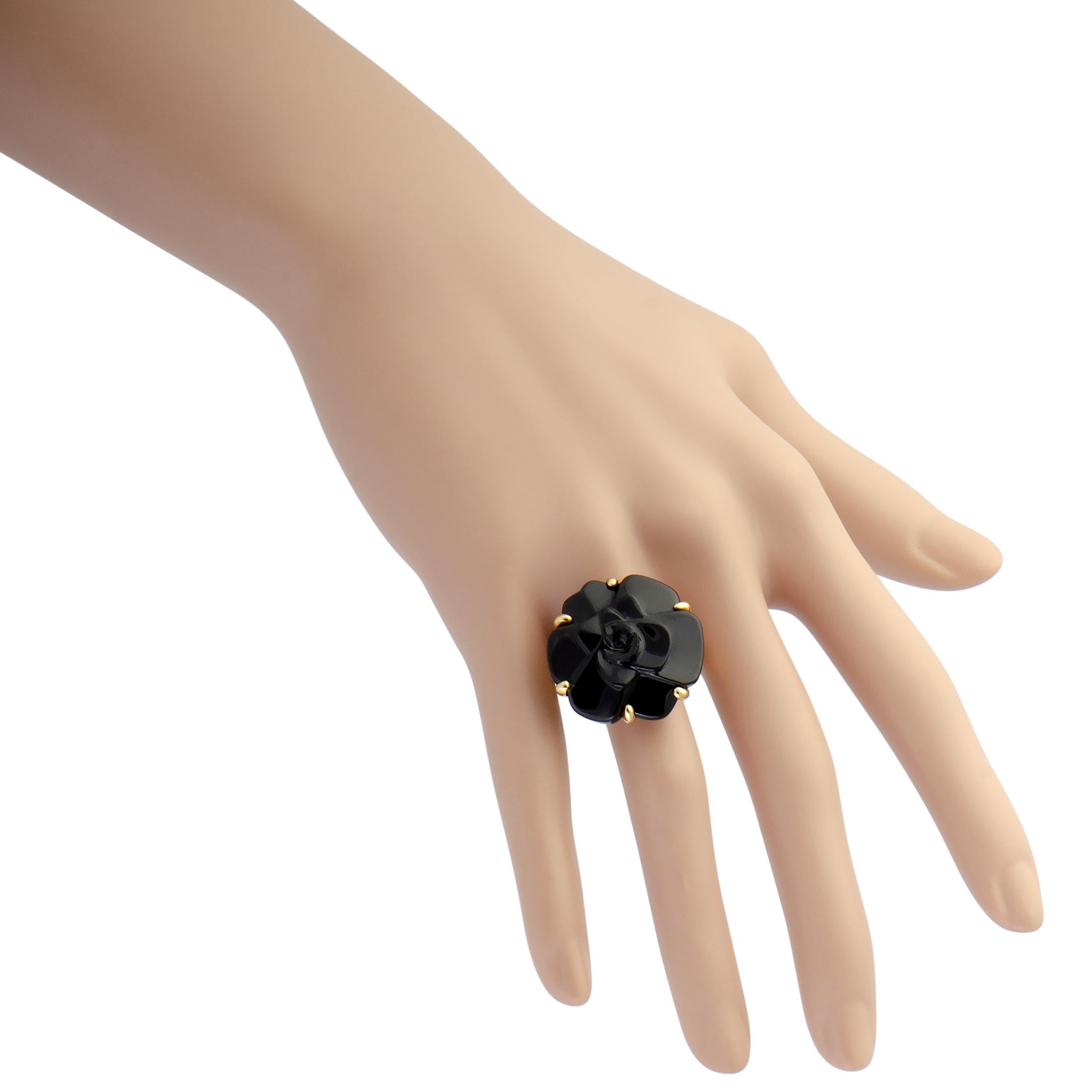 Chanel Camélia 18 Karat Yellow Gold Onyx Large Flower Ring 1