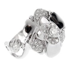 Chanel Bague Camelia en or blanc 18k diamant Sz 5 1/4