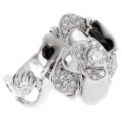 Chanel Bague Camelia en or blanc 18k diamant Sz 5 1/4