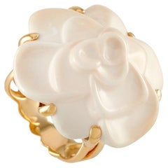 Chanel Camélia 18K Yellow Gold and Ceramic Ring