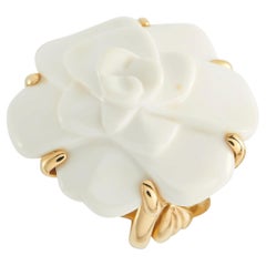 Chanel Camelia 18K Gelbgold Weißer Keramik Ring CH26-052026