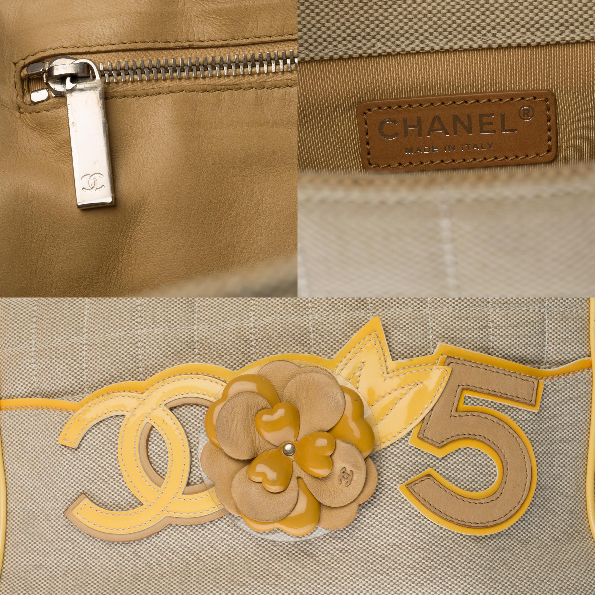 Beige Chanel Camelia bag N°5 Tote bag in beige canvas, SHW