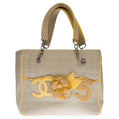 Chanel Camelia bag N°5 Tote bag in beige canvas, SHW