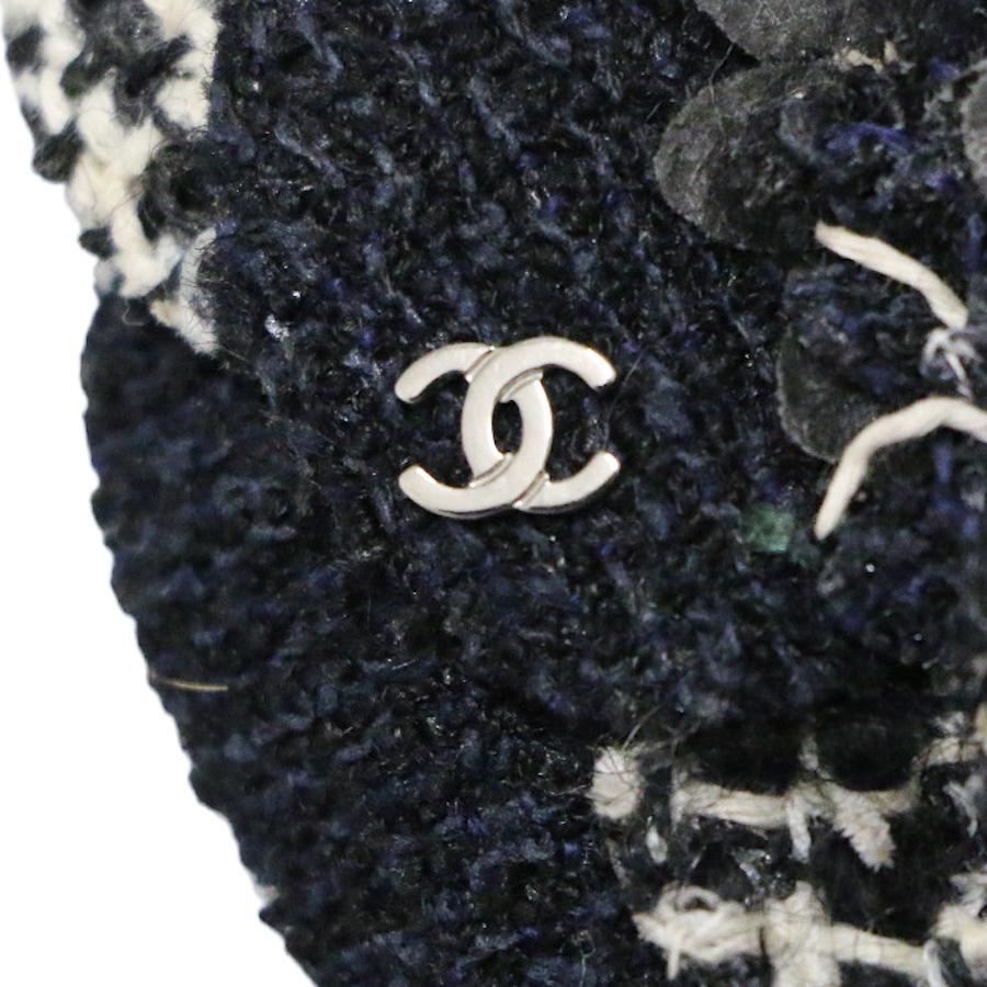Chanel Camelia Brooch In Excellent Condition For Sale In Paris, FR