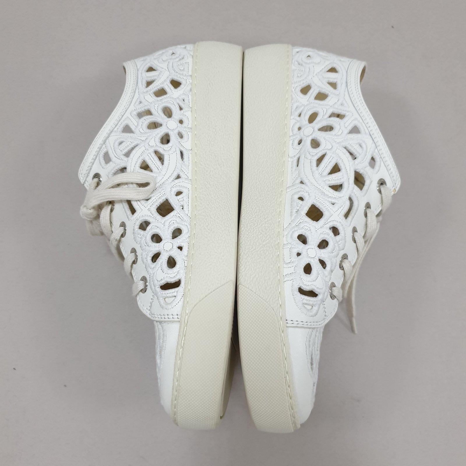Chanel Camelia Cut Leather Trainers Sneakers   In Good Condition In Krakow, PL