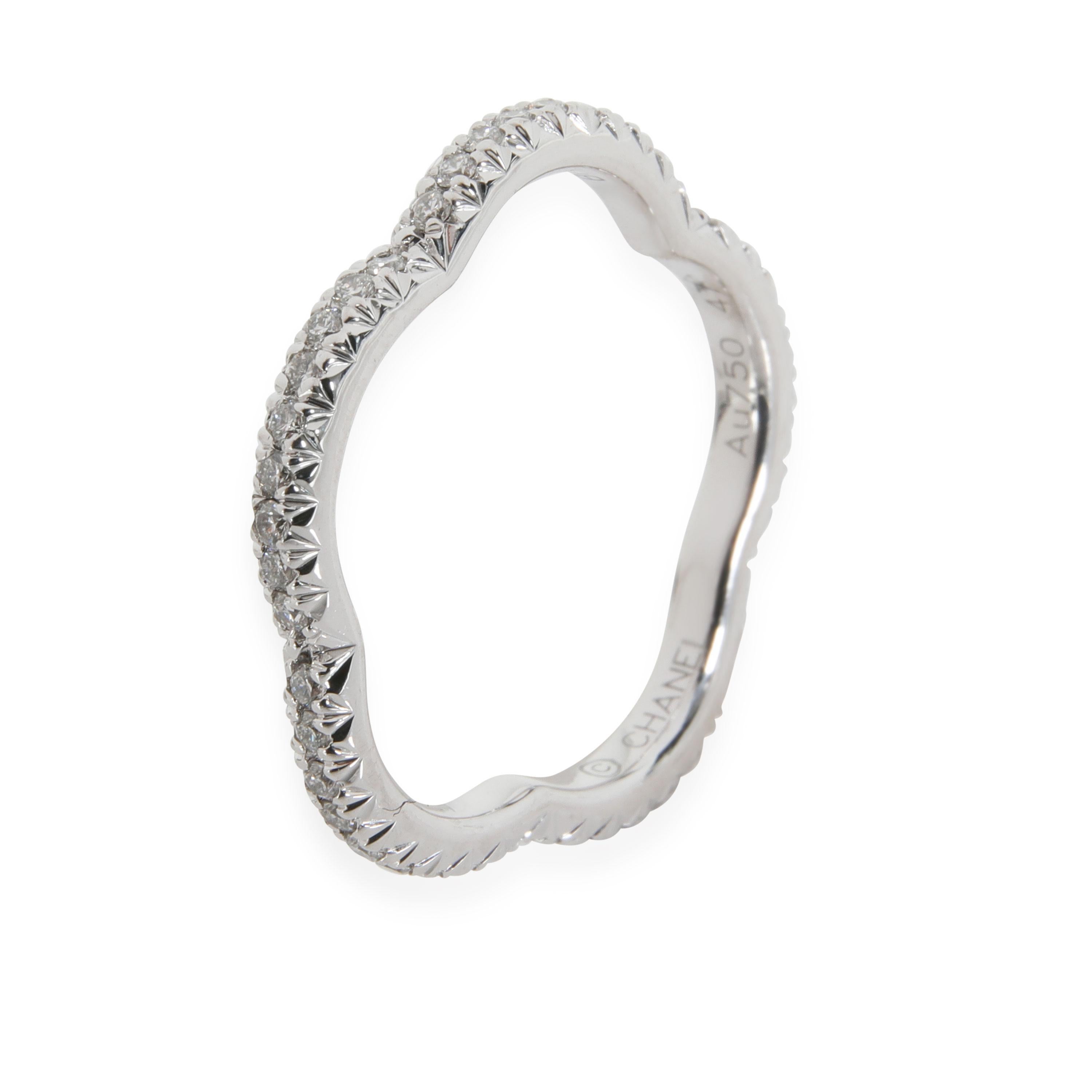 Chanel Camelia Diamond Wedding Band in 18K White Gold 0.23 CTW

PRIMARY DETAILS
SKU: 115005
Listing Title: Chanel Camelia Diamond Wedding Band in 18K White Gold 0.23 CTW
Condition Description: Retails for 2000 USD. In excellent condition and