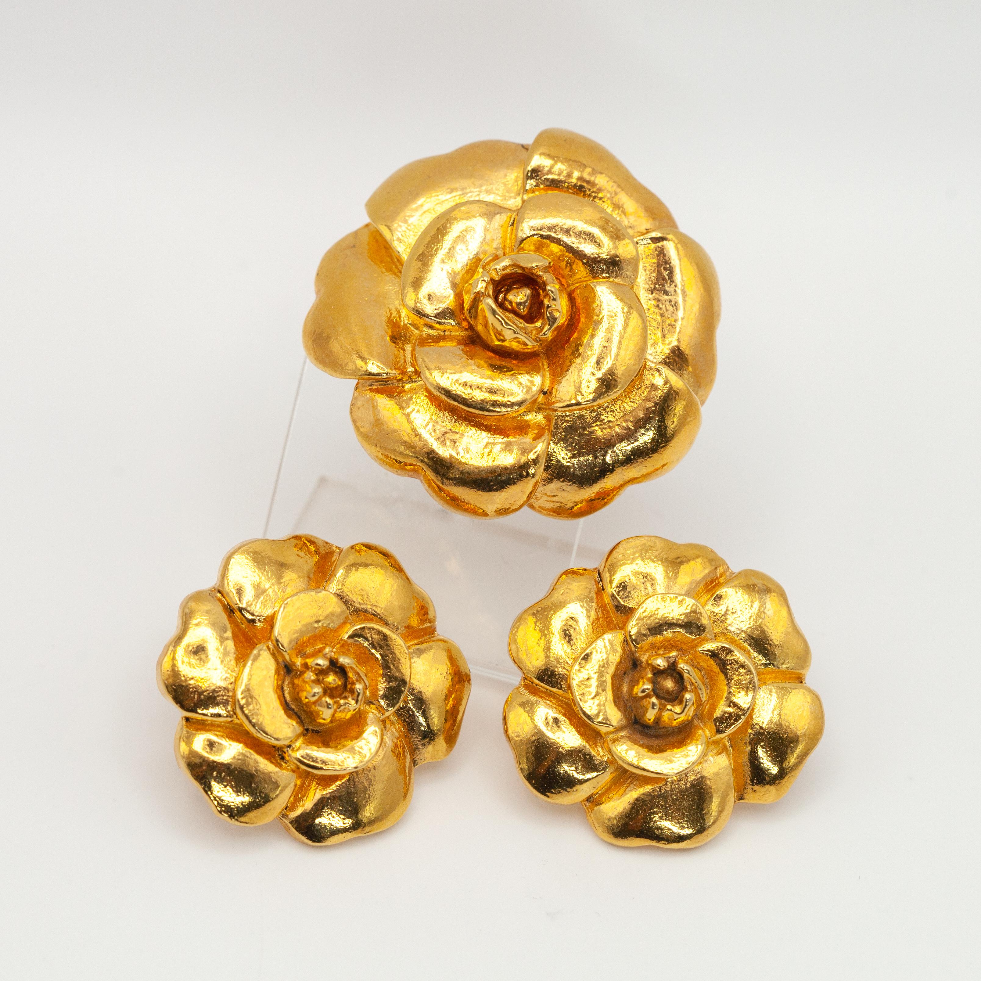 Modern CHANEL Camelia Flower Brooch and Earrings Set, France c. 1980s-1990s For Sale