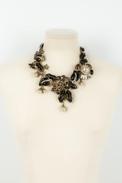 Chanel camélia necklace Fall 2011