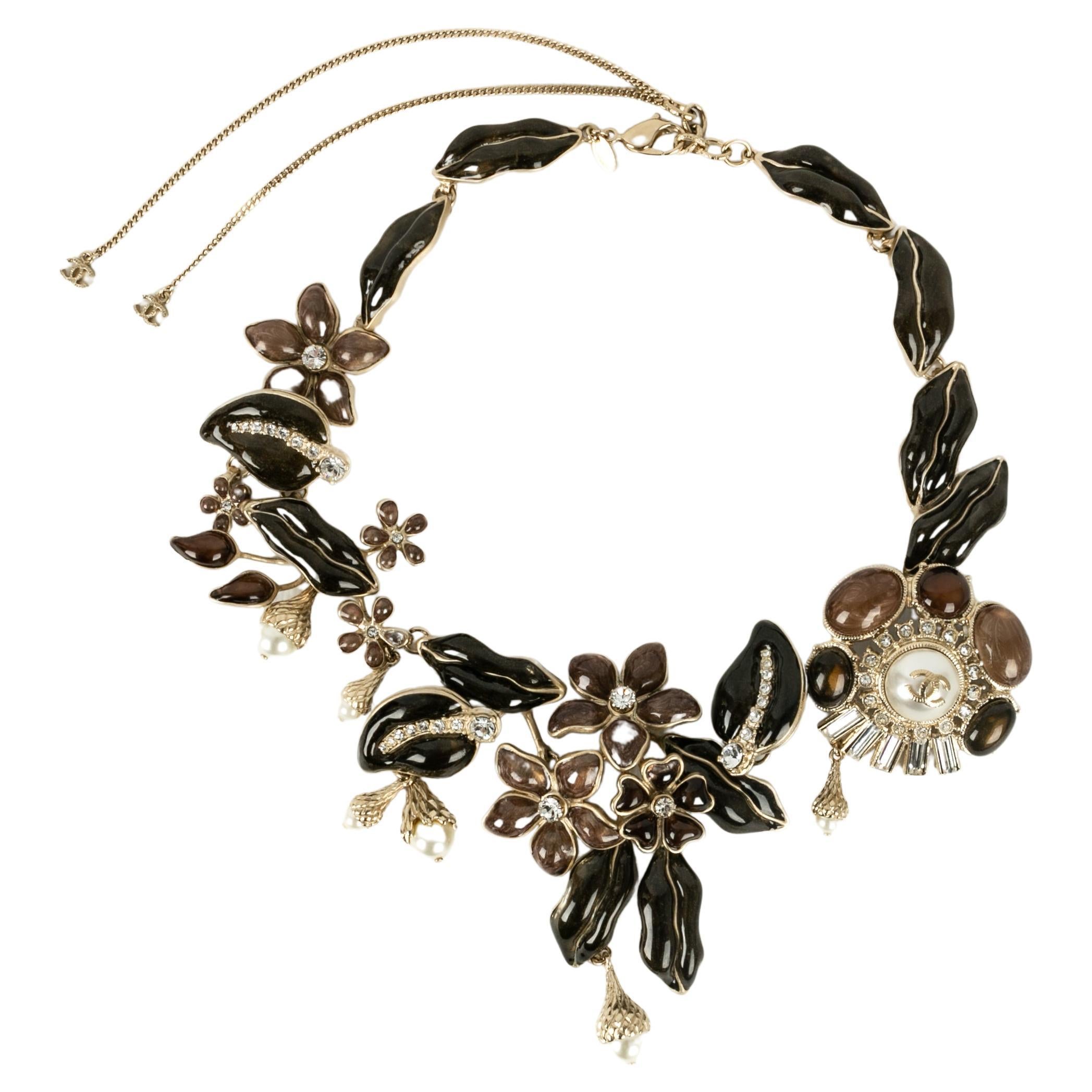 chanel floral necklace