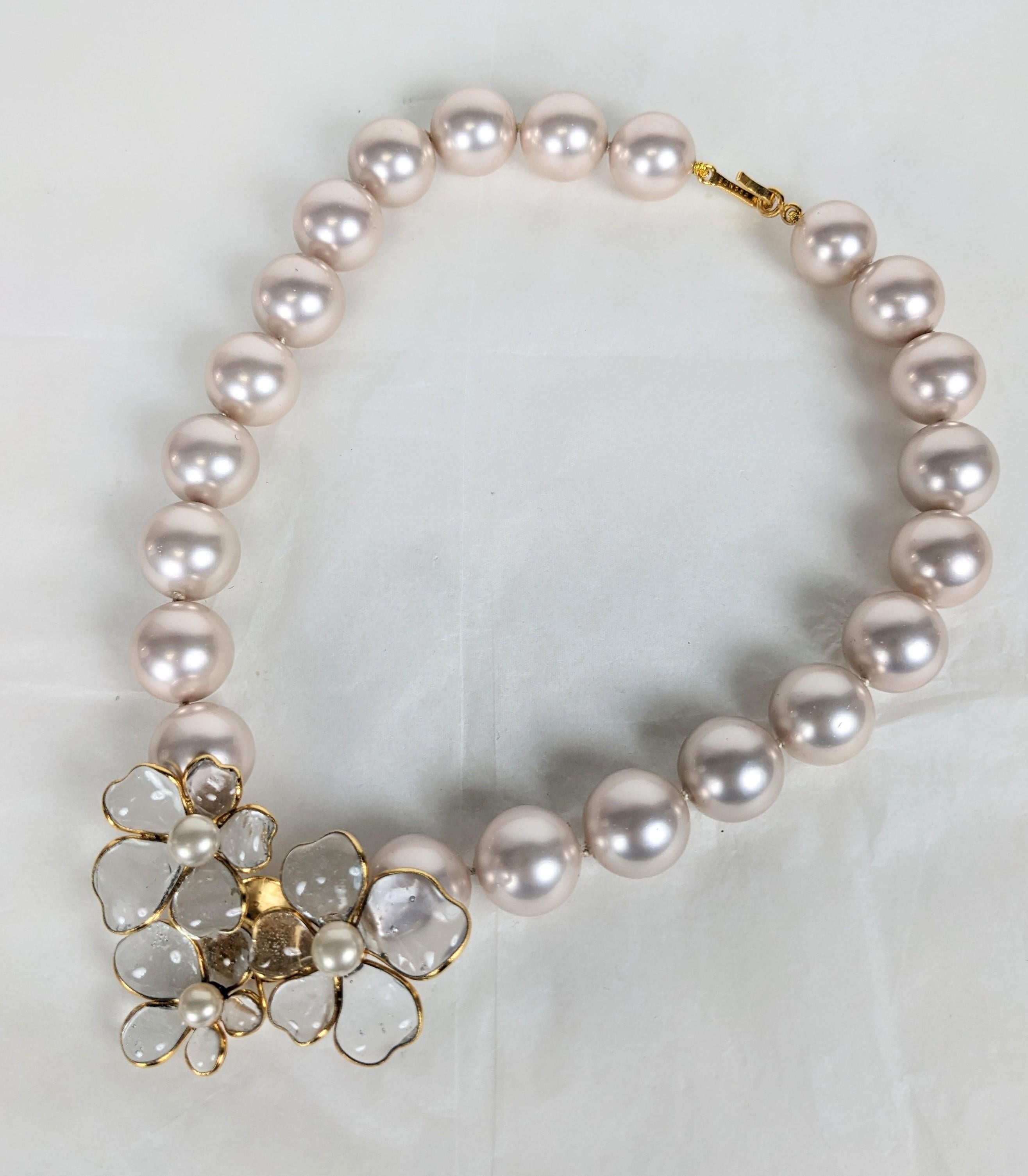 Collana di perle Chanel Camelia, Maison Gripoix for Chanel In condizioni buone in vendita a New York, NY