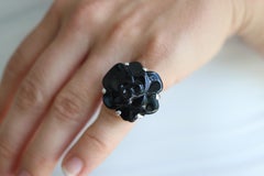 Chanel Camelia Ring. Echter CHANEL 18k 750 Camelia Onyx Ring. Größe 48.