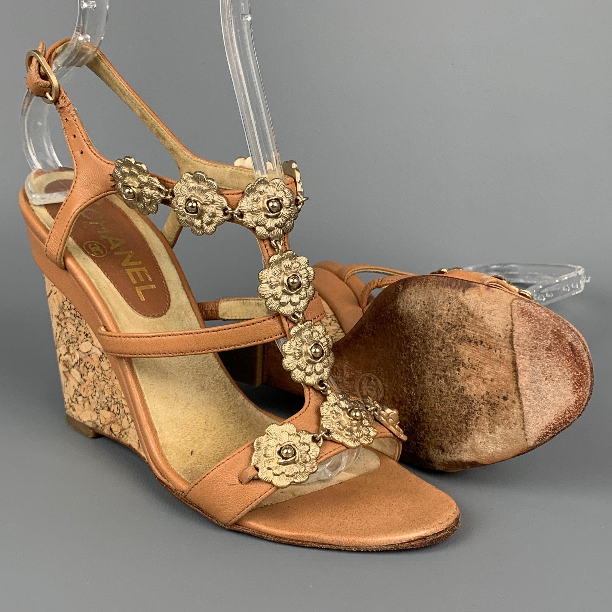 CHANEL Camelia Size 6.5 Tan & Gold Leather T-strap Cork Wedge Sandals In Good Condition For Sale In San Francisco, CA