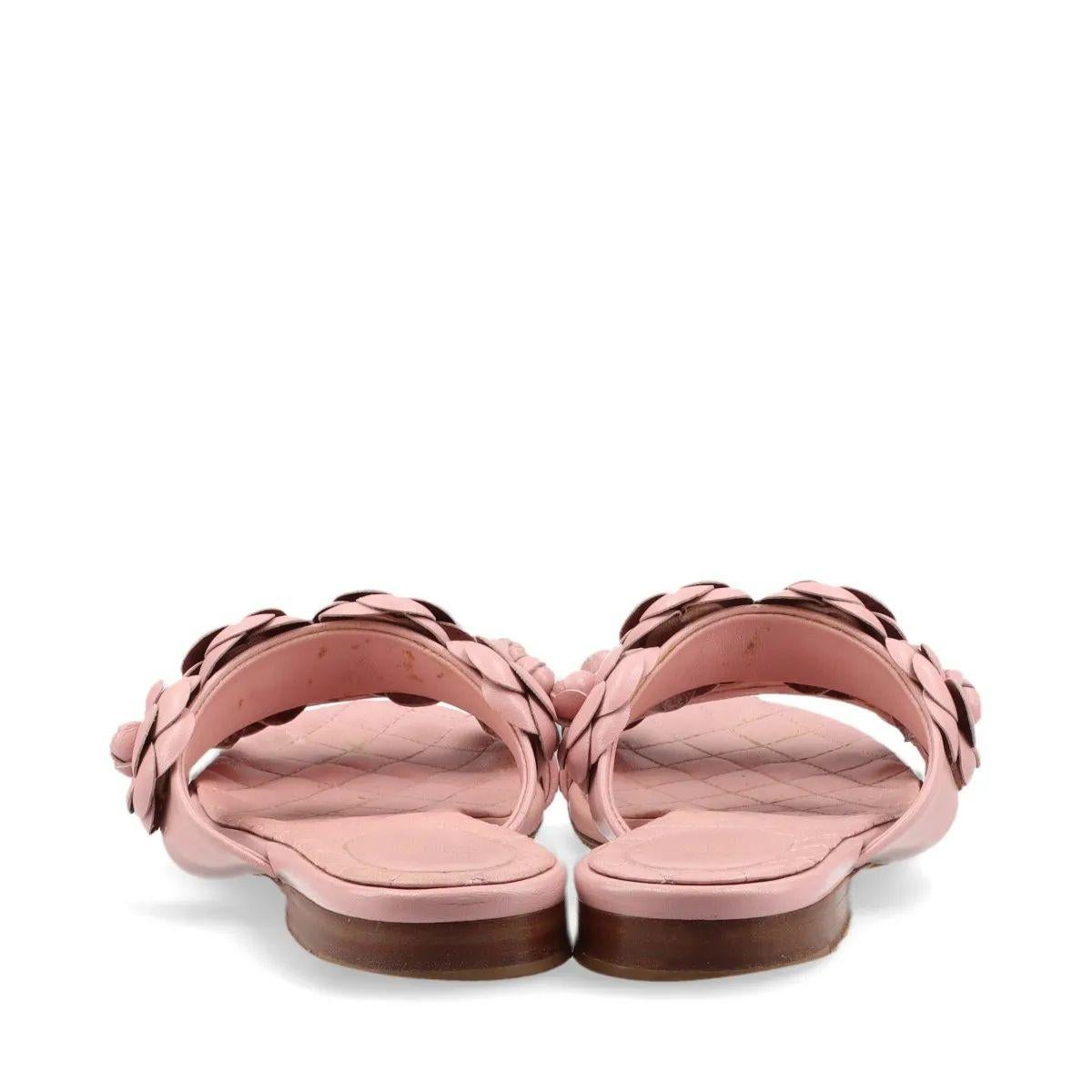 Chanel Camelia - Sandalo in pelle con due cinturini - Rosa in vendita 2