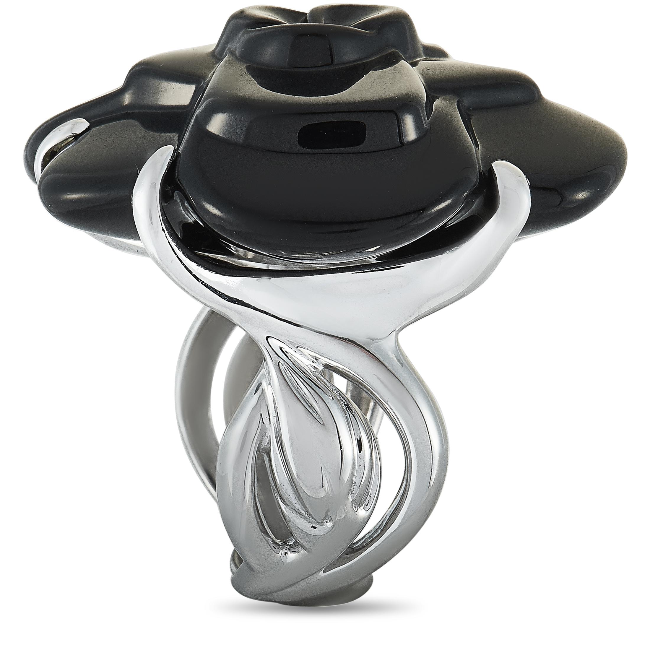Chanel Camélia White Gold and Onyx Large Flower Ring In Excellent Condition In Southampton, PA