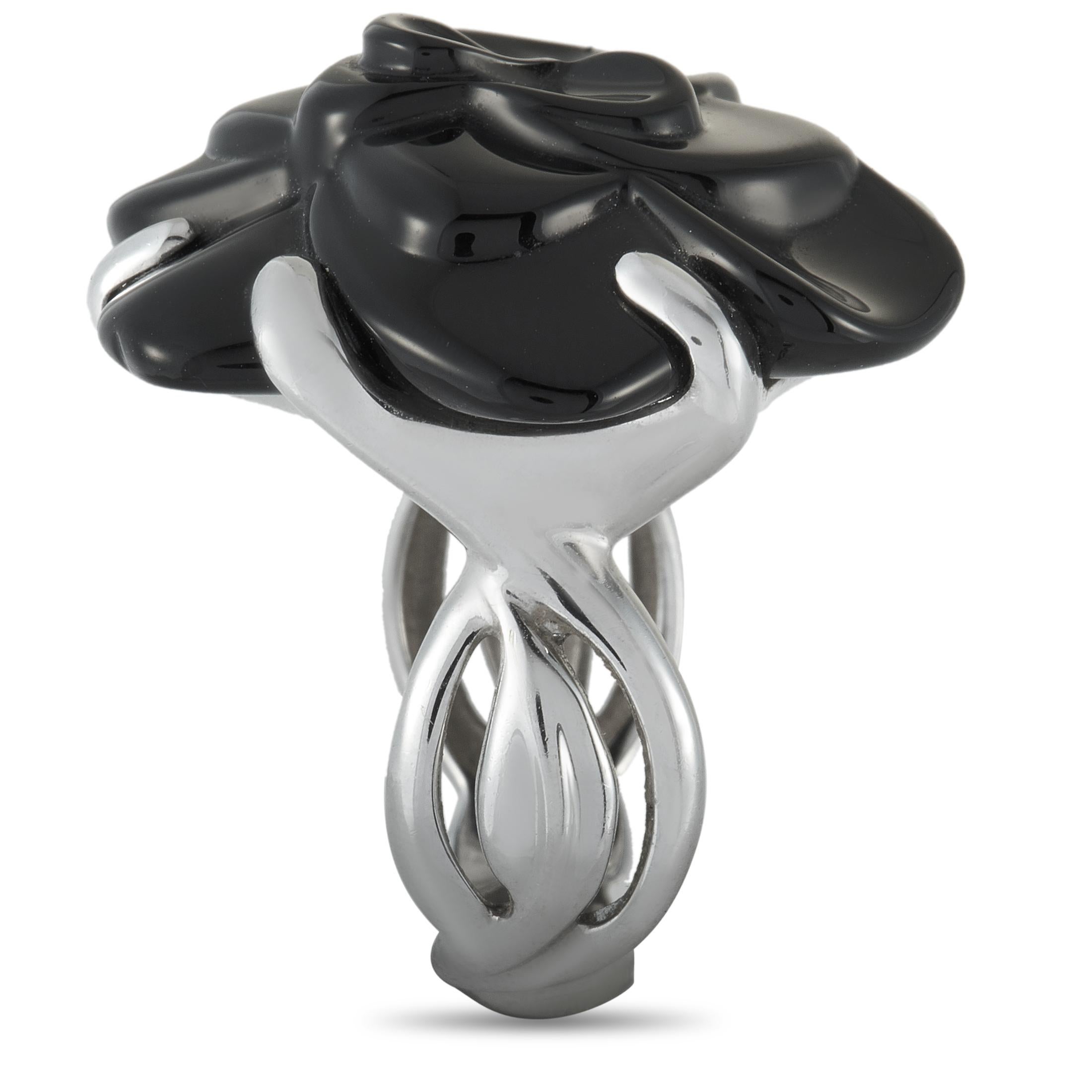 Chanel Camélia White Gold and Onyx Medium Flower Ring In Excellent Condition In Southampton, PA