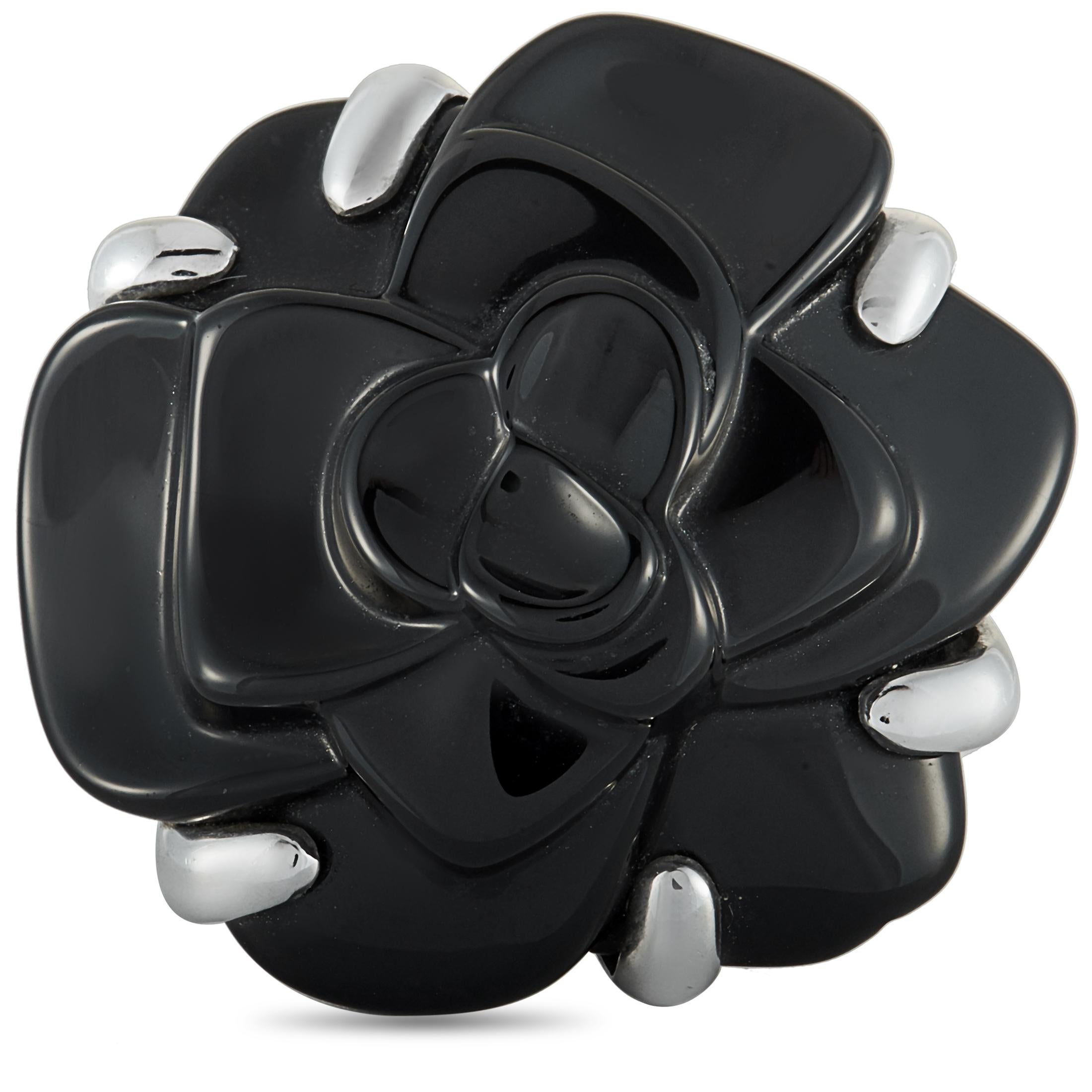 Chanel Camélia White Gold and Onyx Medium Flower Ring 2