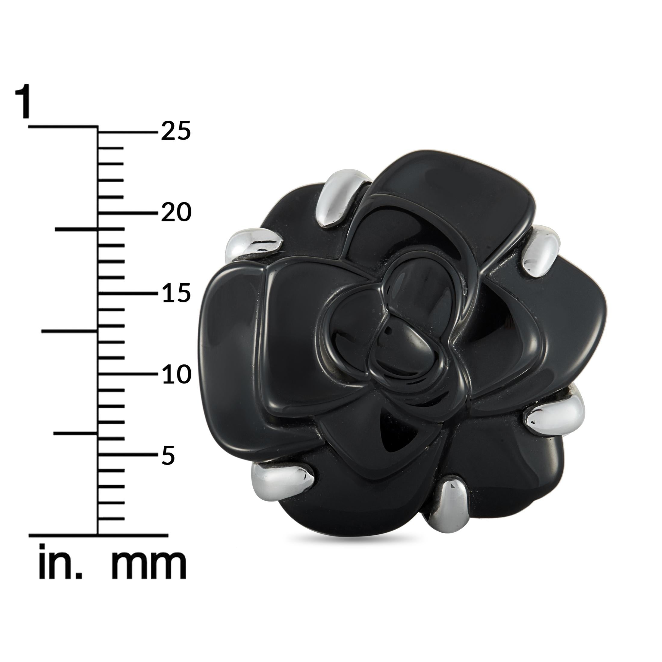 Chanel Camélia White Gold and Onyx Medium Flower Ring 3