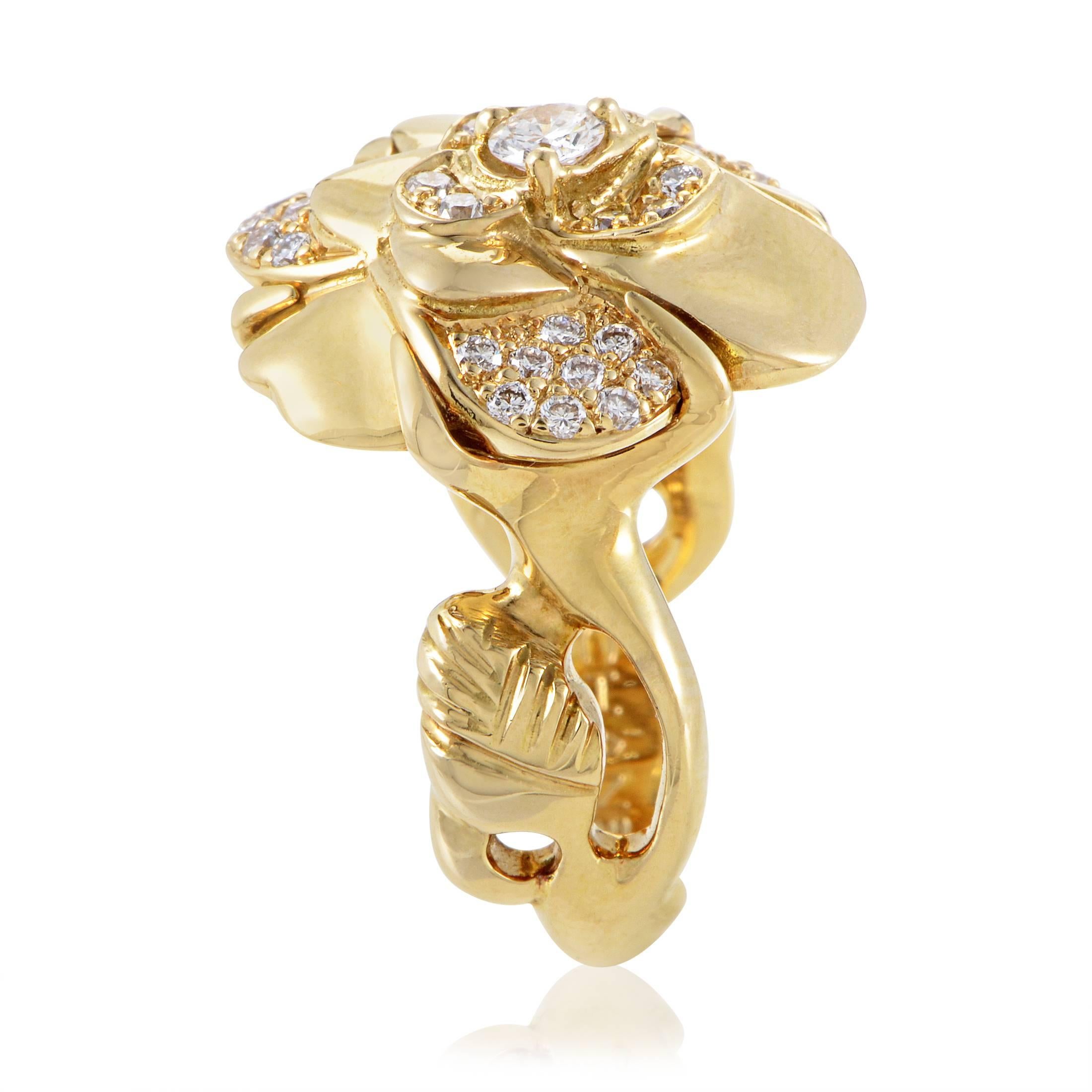 Chanel Camelia Women’s 18 Karat Yellow Gold Diamond Flower Ring In Excellent Condition In Southampton, PA