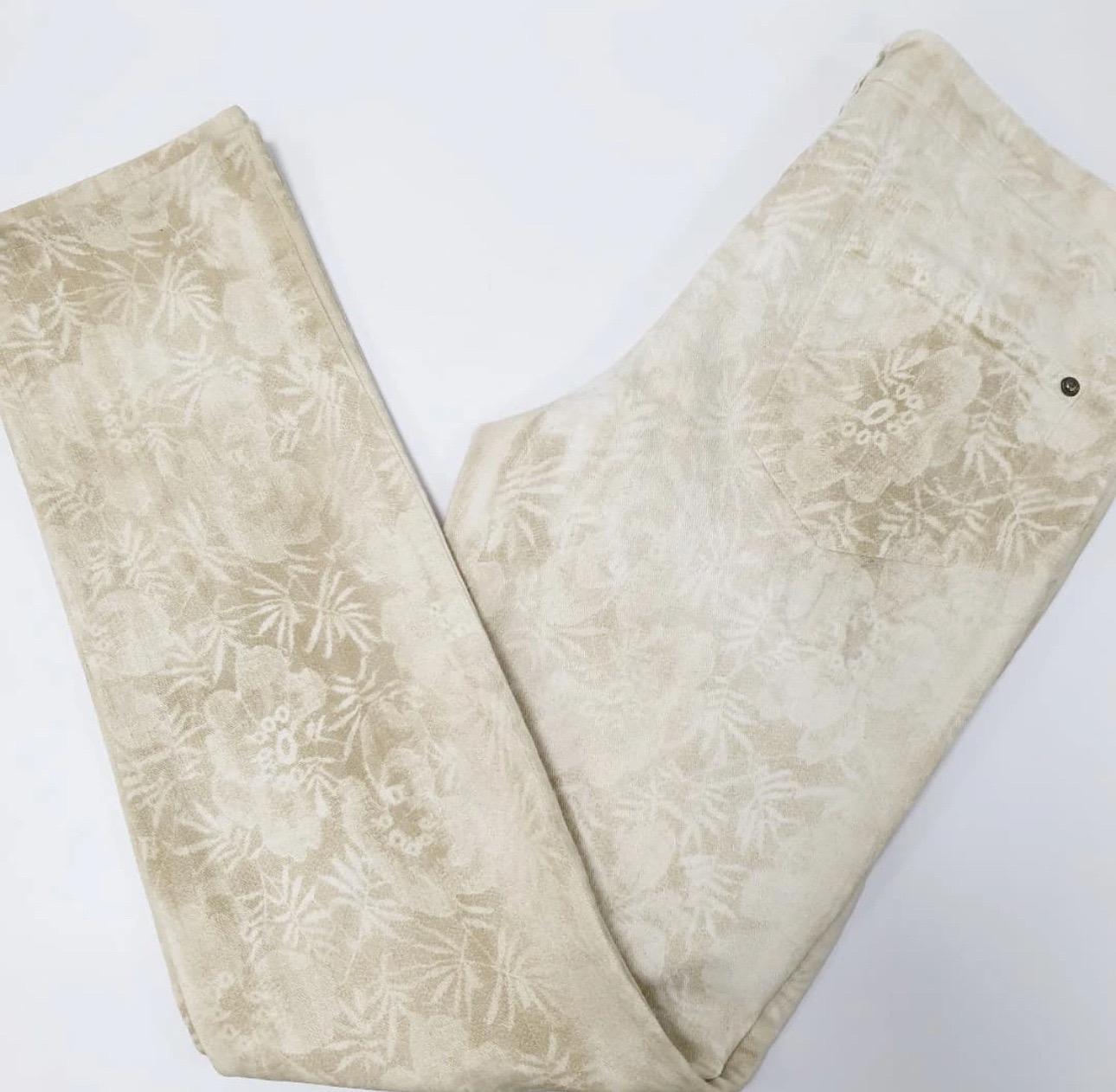 CHANEL Jeans imprimé Camélias Sz.44 en vente 4