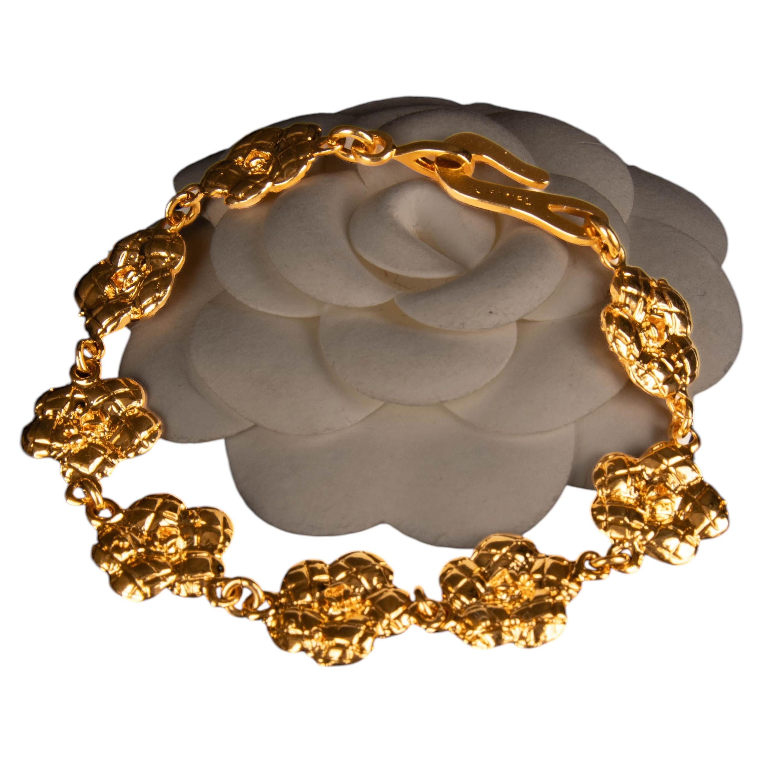 Bracciale con camelia Chanel di Karl Lagerfeld Primavera-Estate 1998 in vendita