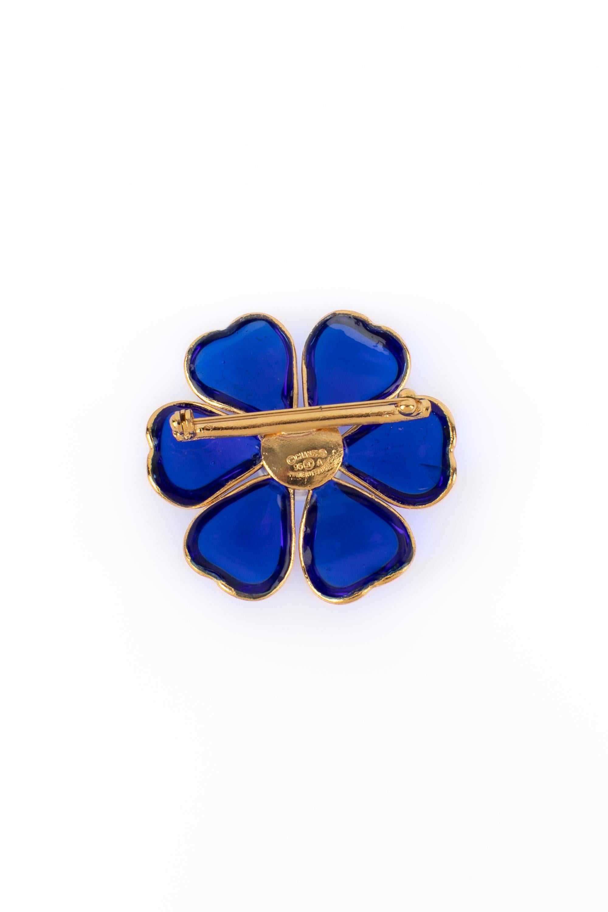 Chanel camellia brooch In Excellent Condition For Sale In SAINT-OUEN-SUR-SEINE, FR