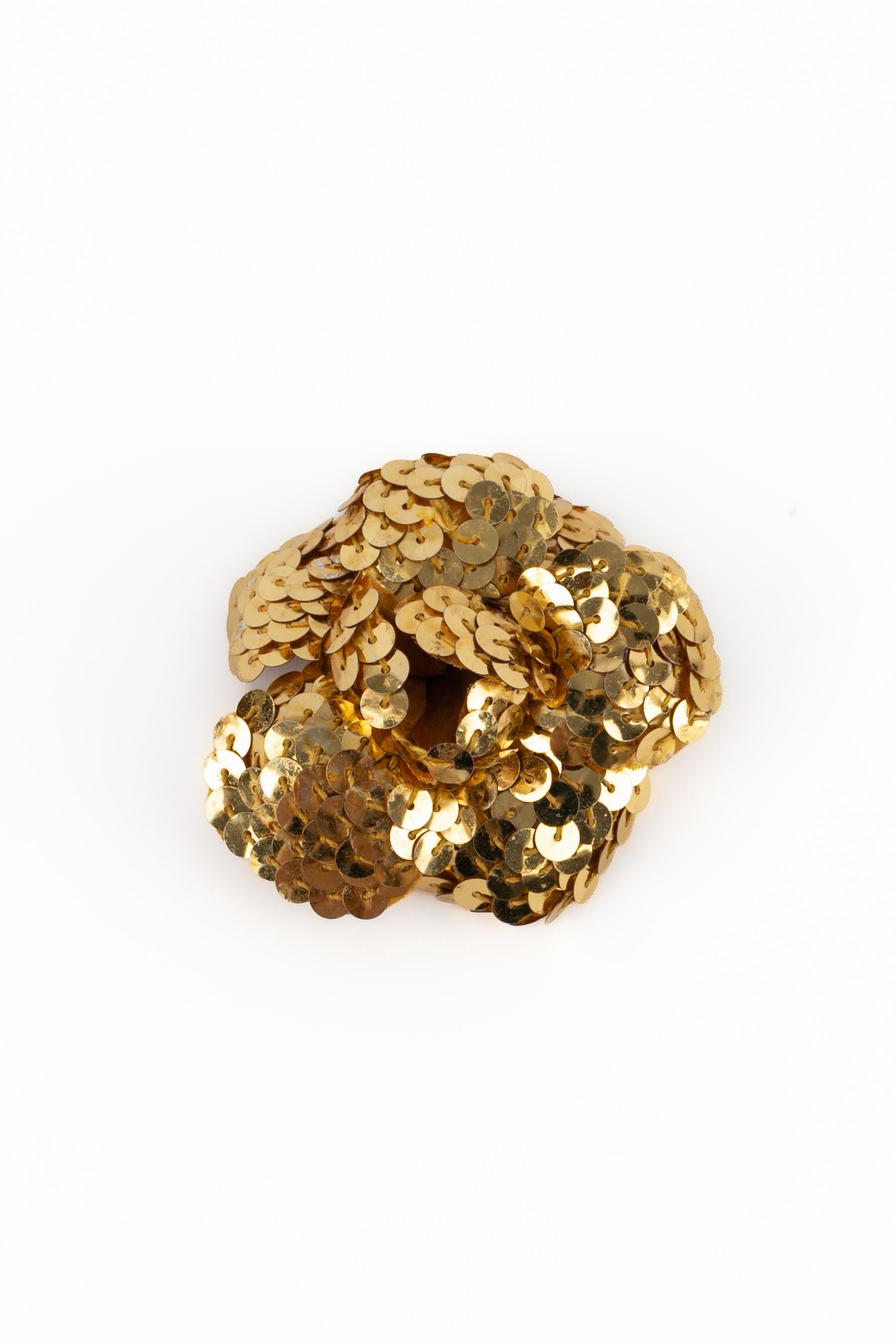 Spilla a forma di camelia Chanel In condizioni ottime in vendita a SAINT-OUEN-SUR-SEINE, FR