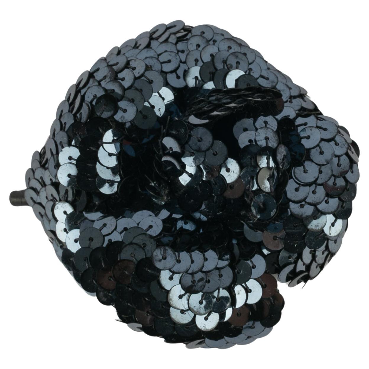 Spilla a forma di camelia Chanel