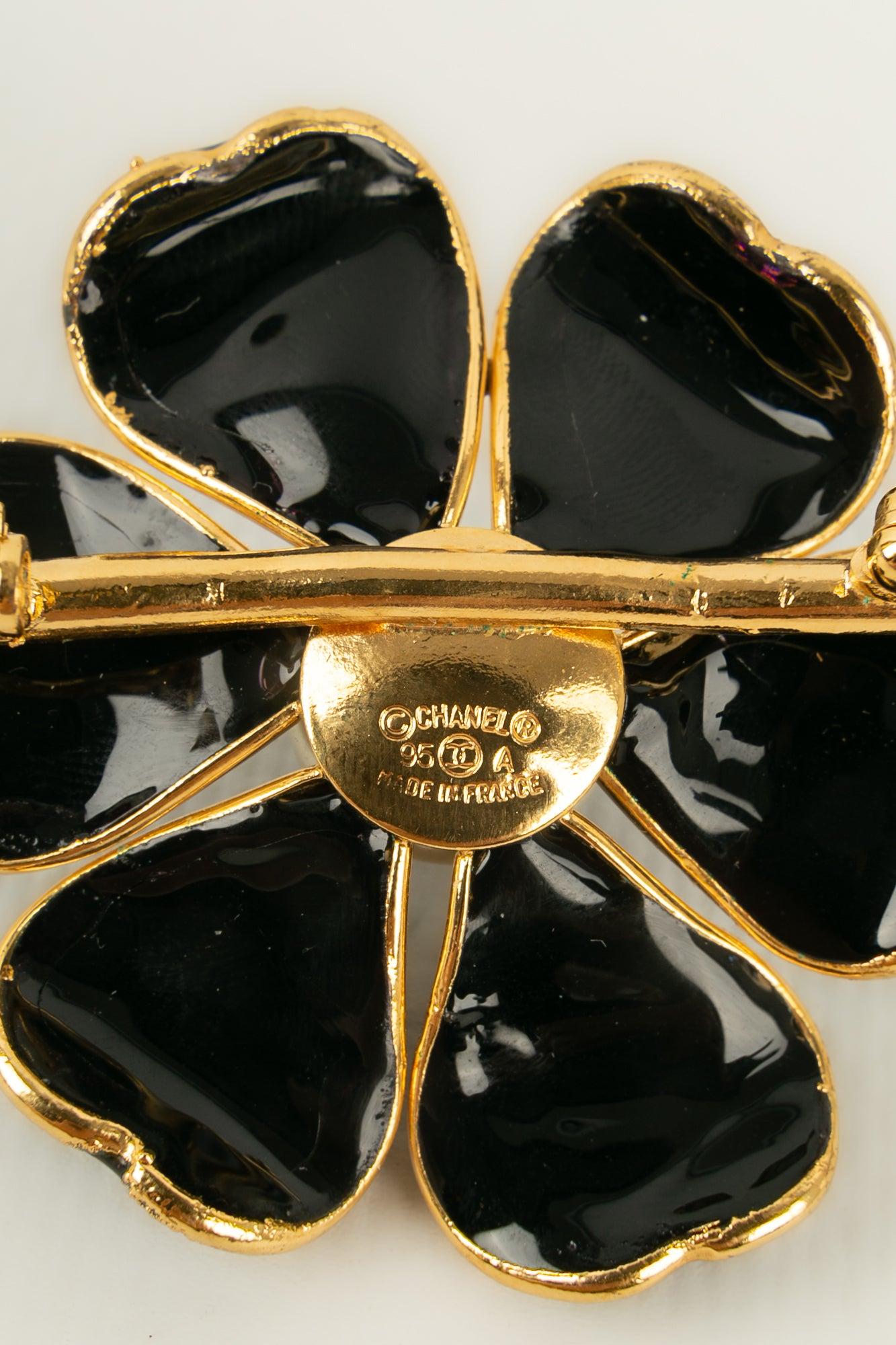 Women's Chanel Camellia Brooch in Gold-Plated Metal and Black Glass Paste, 1995