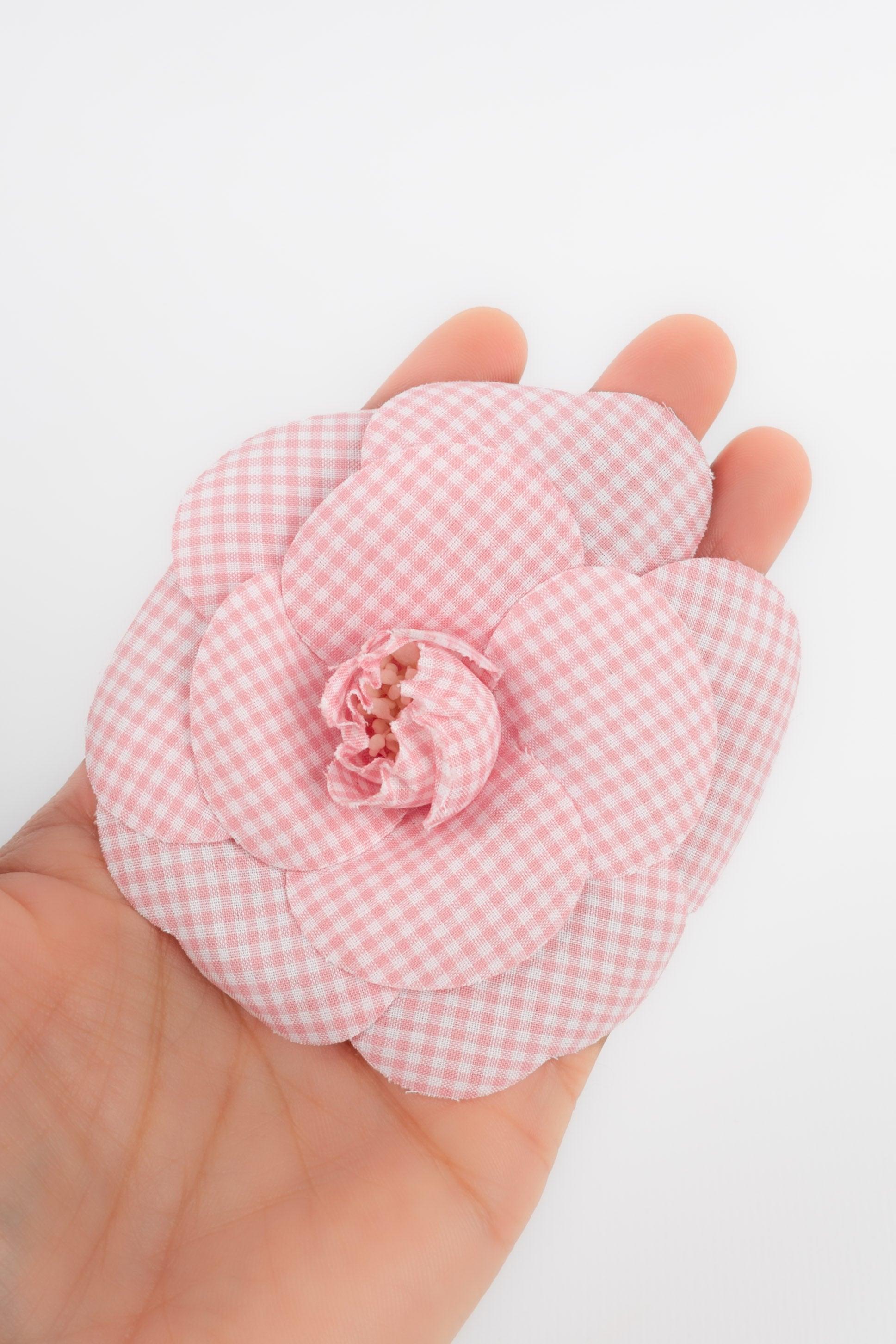 Chanel Camellia Brooch Made of Pink and White Gingham Fabric, 1990s For Sale 2