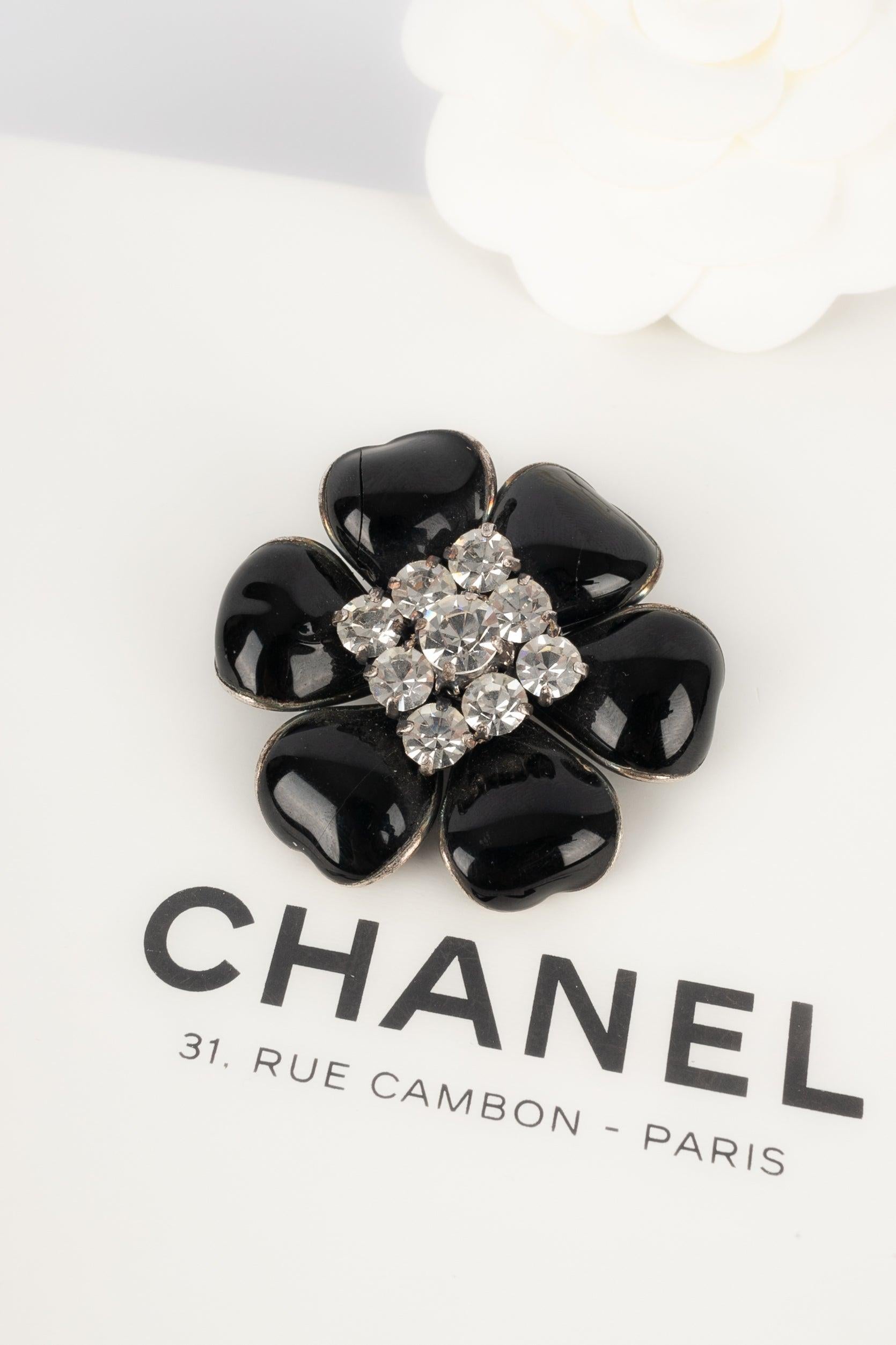 Chanel Camellia Brooch with Black Glass Paste and Rhinestones, 1995 For Sale 2