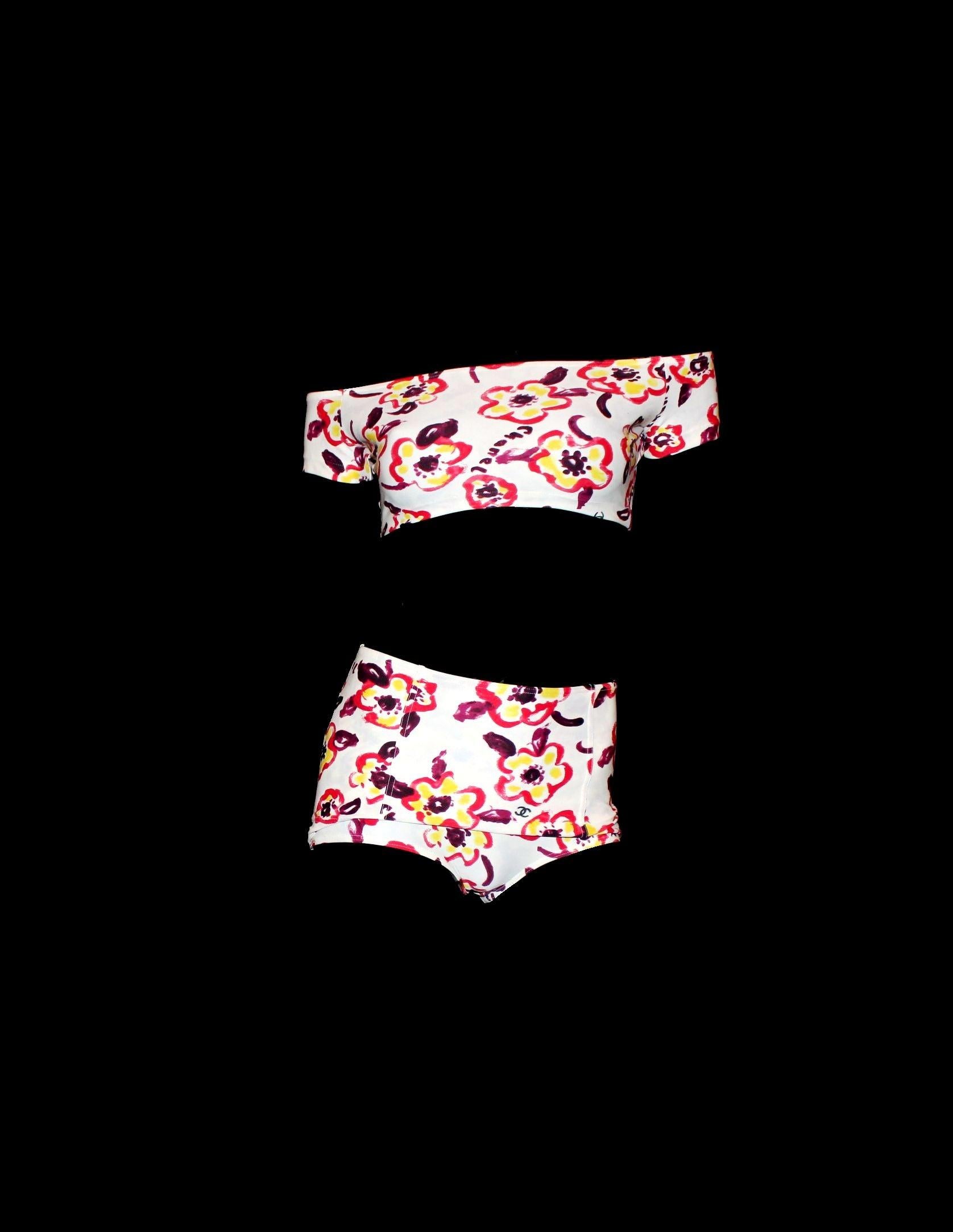 Chanel Camellia CC Logo Print Top Hot Pants Bikini Swimsuit Beach Set Ensemble In Good Condition In Switzerland, CH