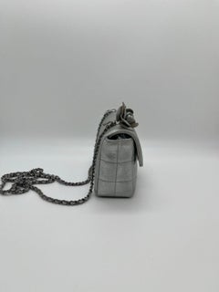 CHANEL Camellia Chocolate Bar Flap Bag Silver Metallic Lambskin Chain