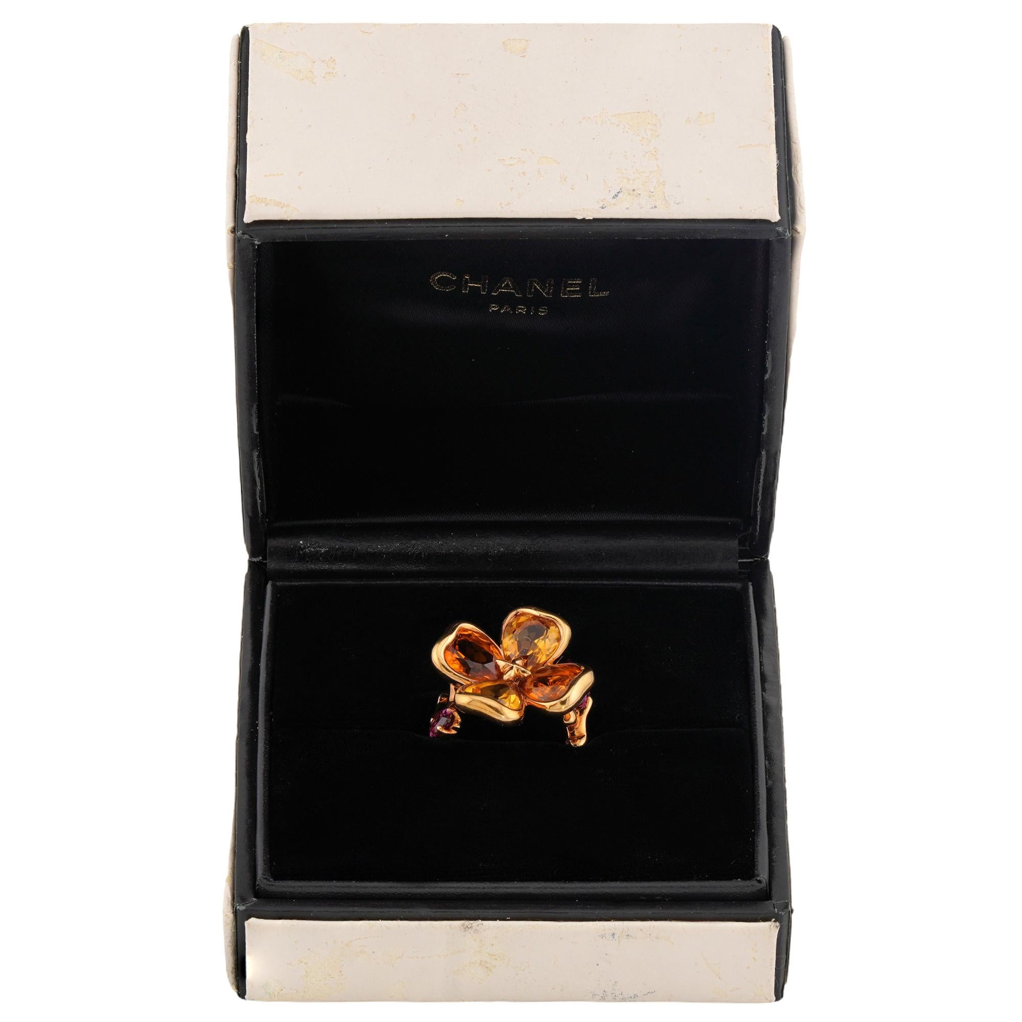 Taglio misto Anello con fiore in oro giallo Chanel Citrino Ametista in vendita