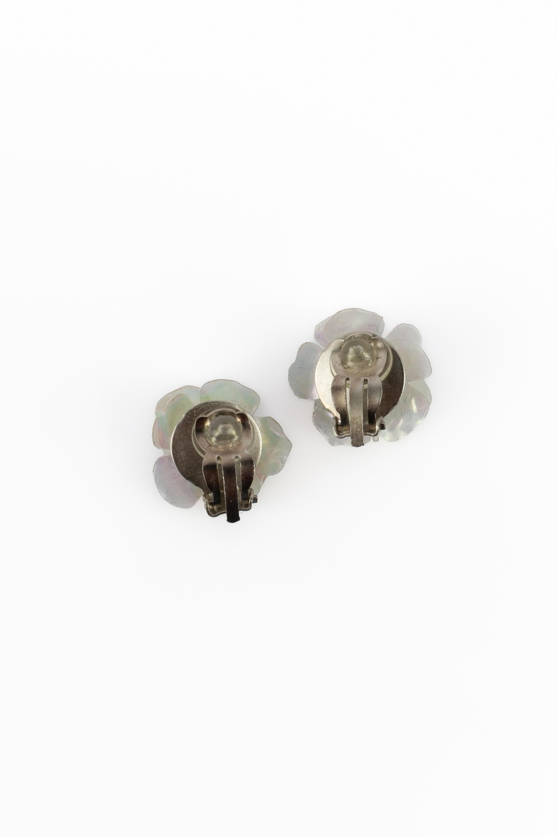 Women's Chanel camellia earrings For Sale