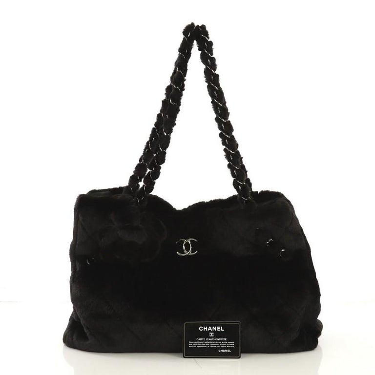 Faux fur handbag Chanel Black in Faux fur - 32710610