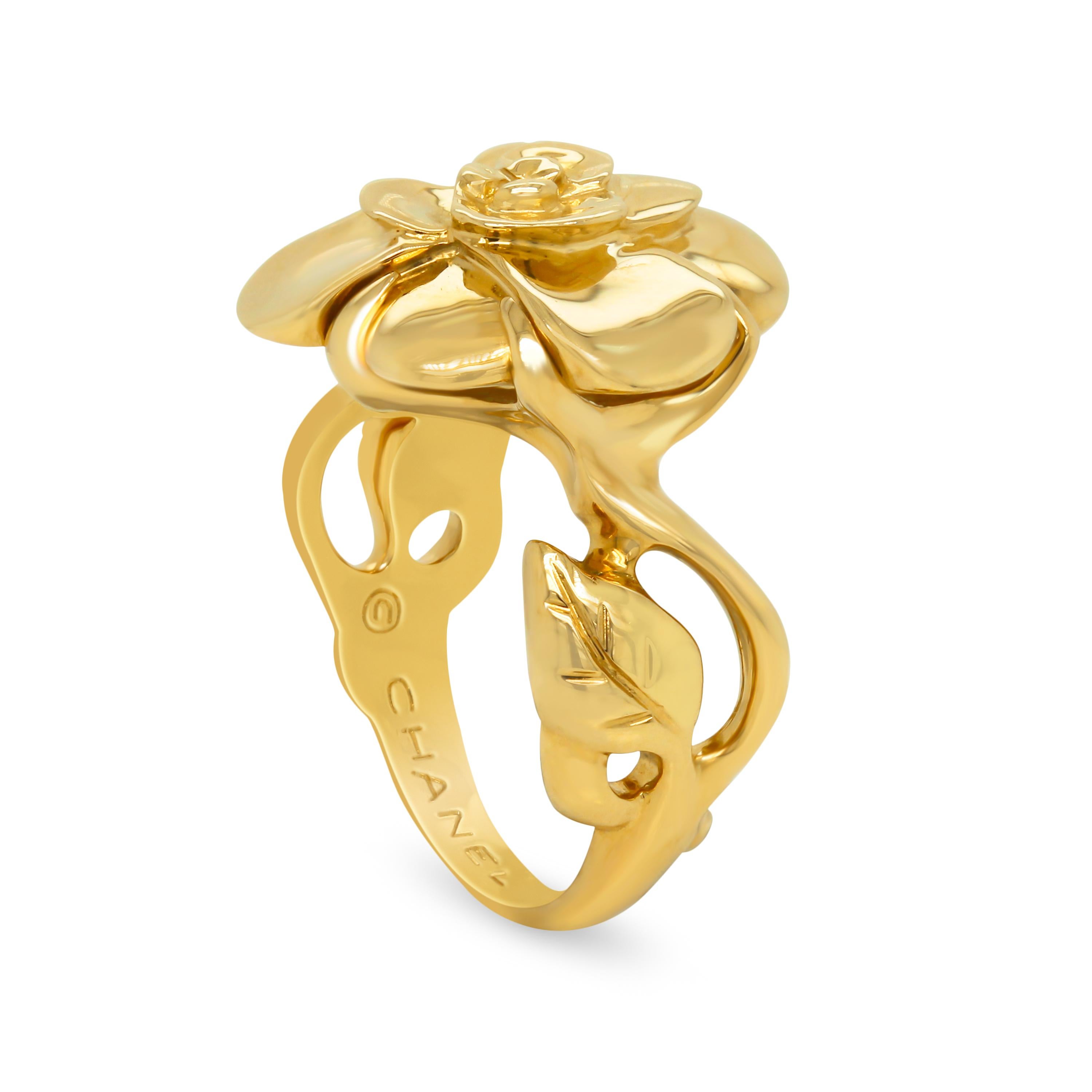 Chanel Camellia Flower Motif 18 Karat Yellow Gold Cocktail Ring

Gorgeous attention to detail, this floral motif ring showcases the flower in the center with the design continuing on both sides of the band.

Ring face is 17.6mm in width.

Ring is a