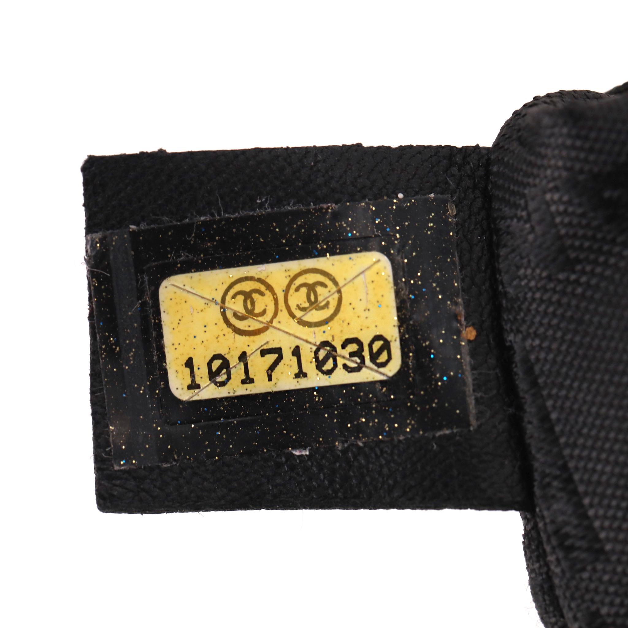 Chanel Kamelienblüte, Nr. 5 & 'CC' Logo Leder Clutch Tasche an einer Kette im Angebot 6