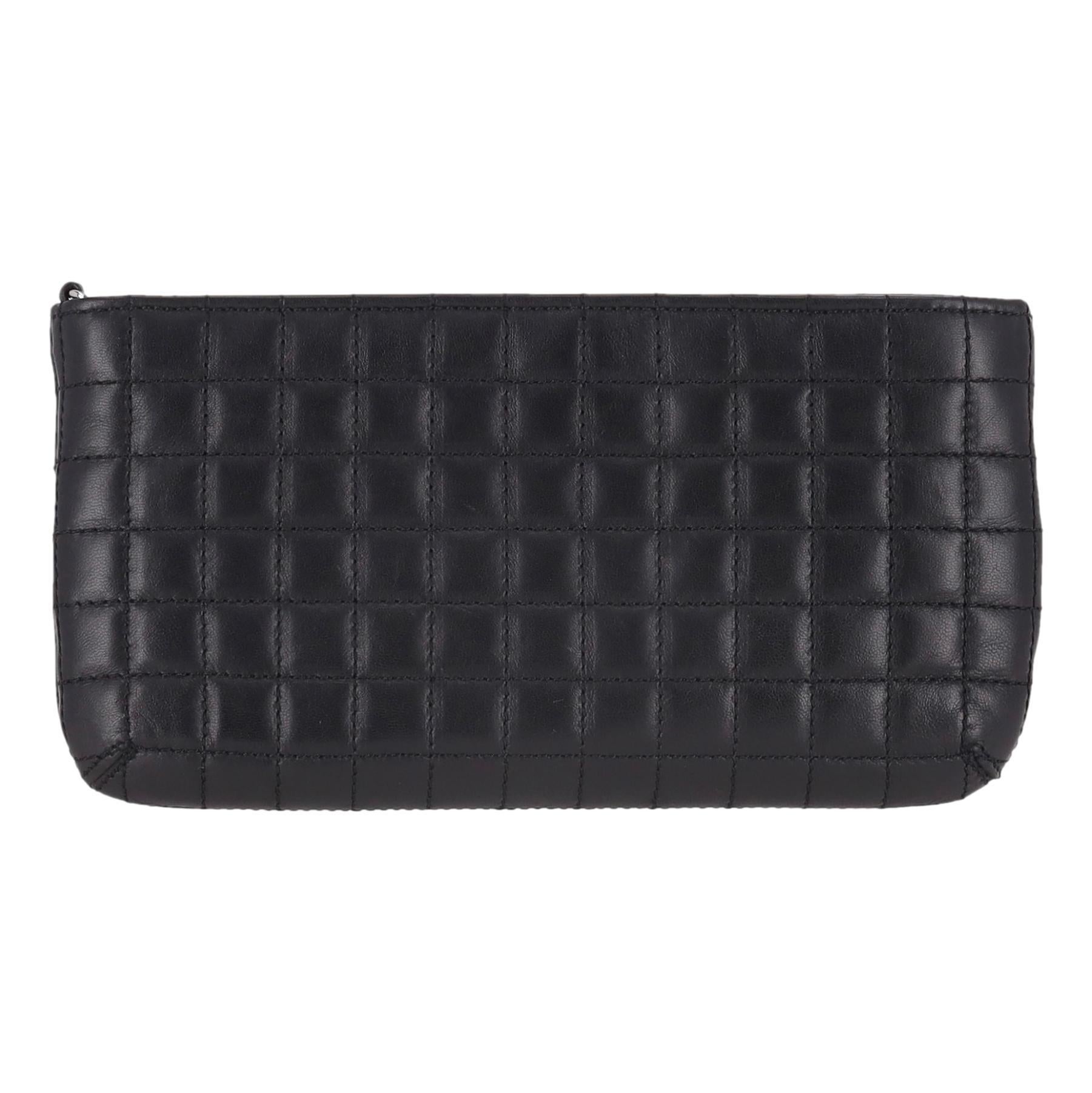 Chanel Kamelienblüte, Nr. 5 & 'CC' Logo Leder Clutch Tasche an einer Kette im Zustand „Hervorragend“ im Angebot in London, GB