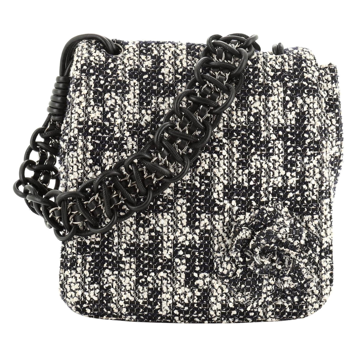 Chanel Camellia Messenger Bag Tweed Large 